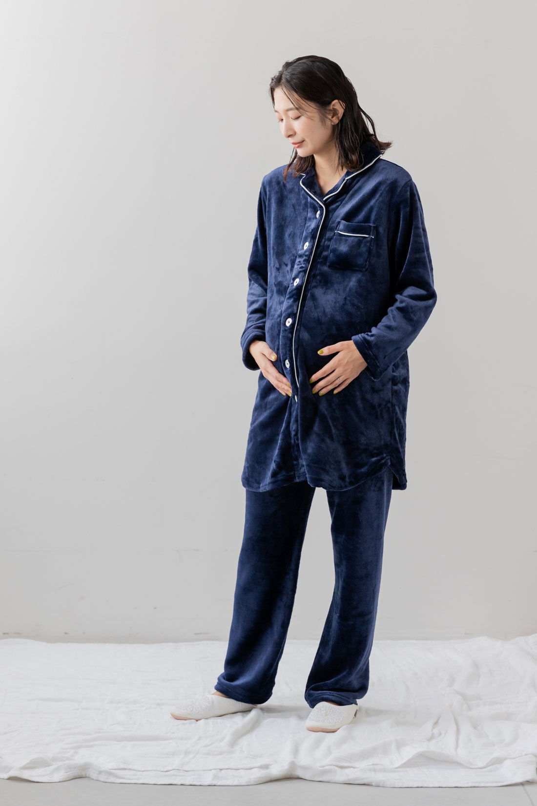 FELISSIMO Mama|［Ｍａｍａ　ｓｅｌｅｃｔ］産前・産後使える　ラムフリースパジャマ〈ネイビー〉|model:H167　着用サイズ：モデル用M