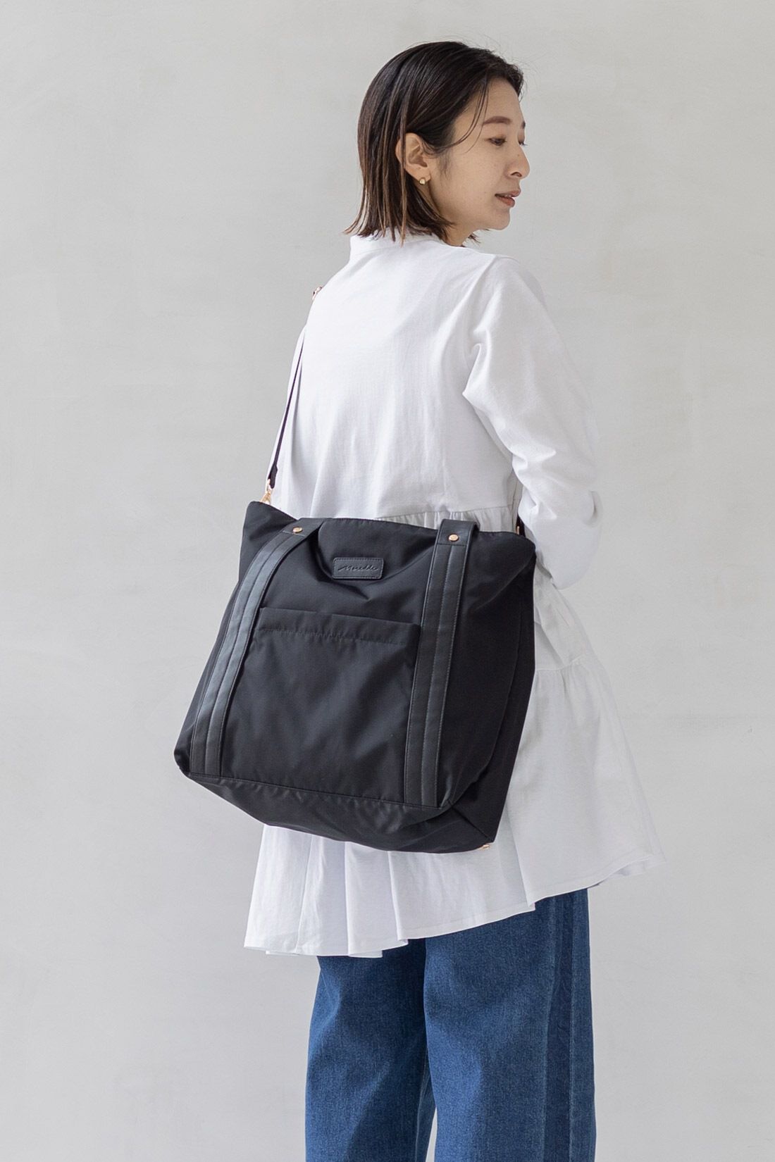 FELISSIMO Mama|Moredde　サコッシュ付き　大容量2‐WAYマザーズトートバッグ〈ブラック〉|ショルダーストラップを付けると斜めがけもできます。