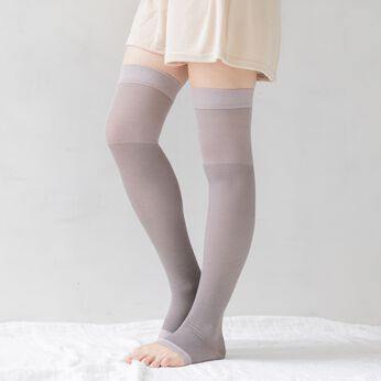 FELISSIMO Mama | コットン混 着圧ニーハイソックス 〈ブラウングレー〉