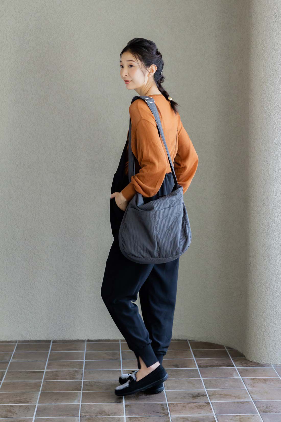 FELISSIMO Mama|Moredde　授乳がかんたん　産前産後どちらも楽しめるジョガーサロペット＆クルーネックTシャツセット〈ブラック〉
