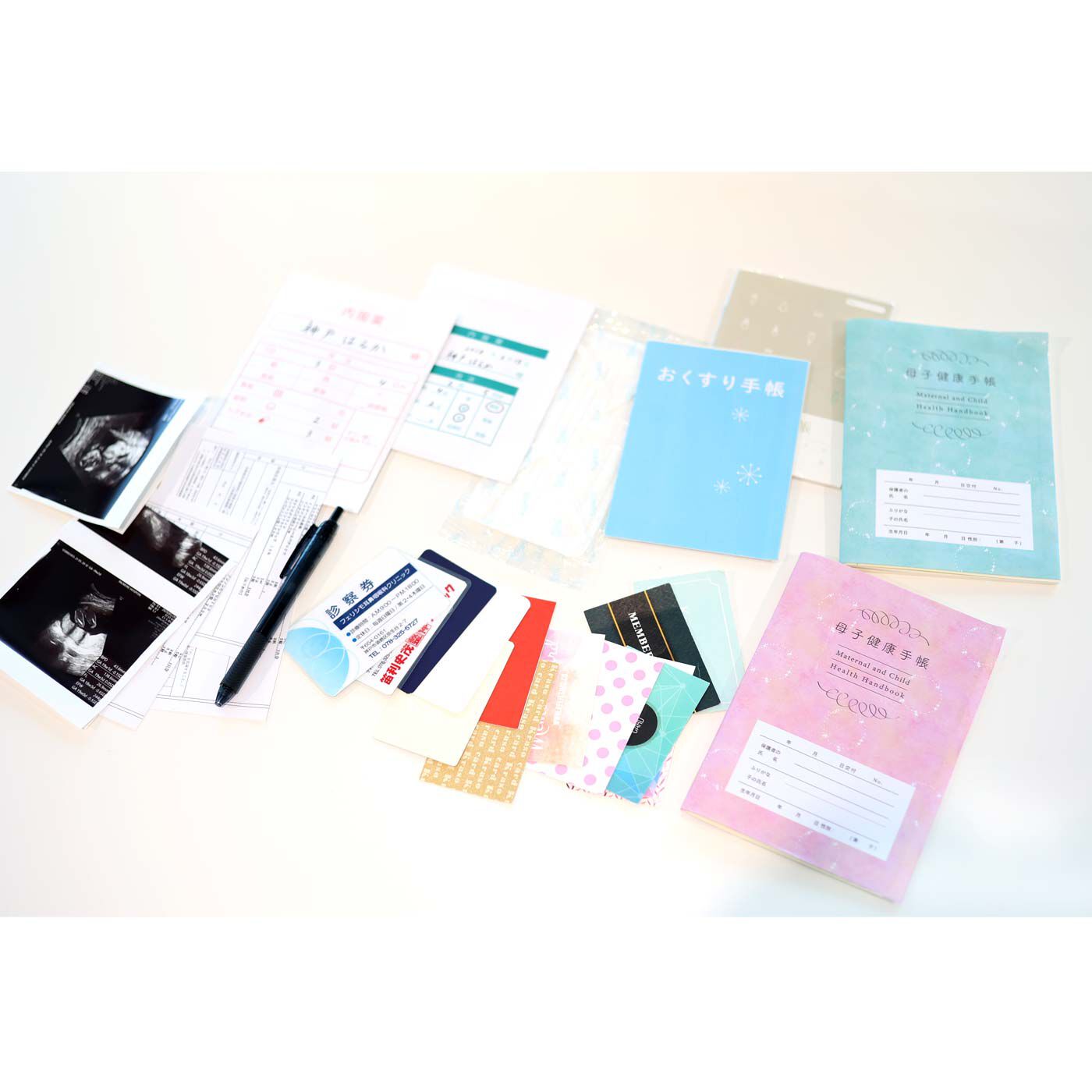フェリシモMama|Moredde　ジャバラポケットで仕分け上手　軽くてスリムな母子手帳ケース〈ブルー〉|2人分のお薬手帳と母子手帳、診察券がしっかり収納できます。