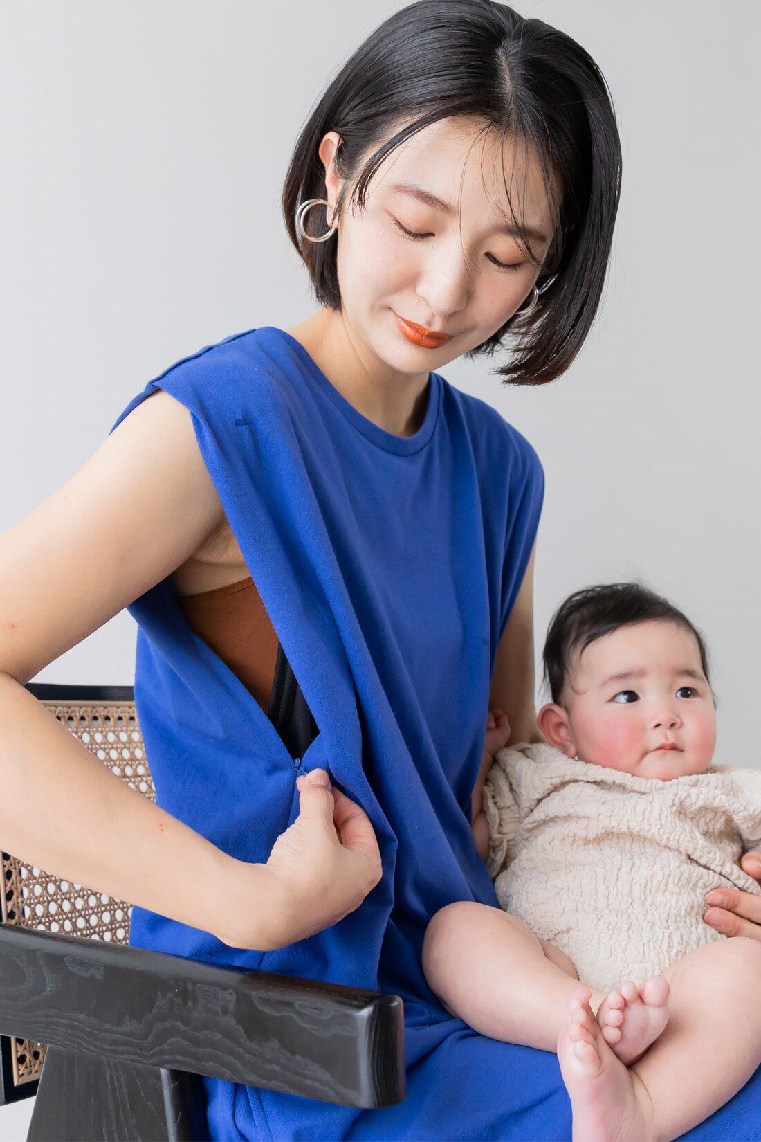 FELISSIMO Mama|Moredde　産前産後楽しめる　サイドファスナーで授乳が簡単　ショルダータッククルーネックカットソーワンピース〈ブルー〉