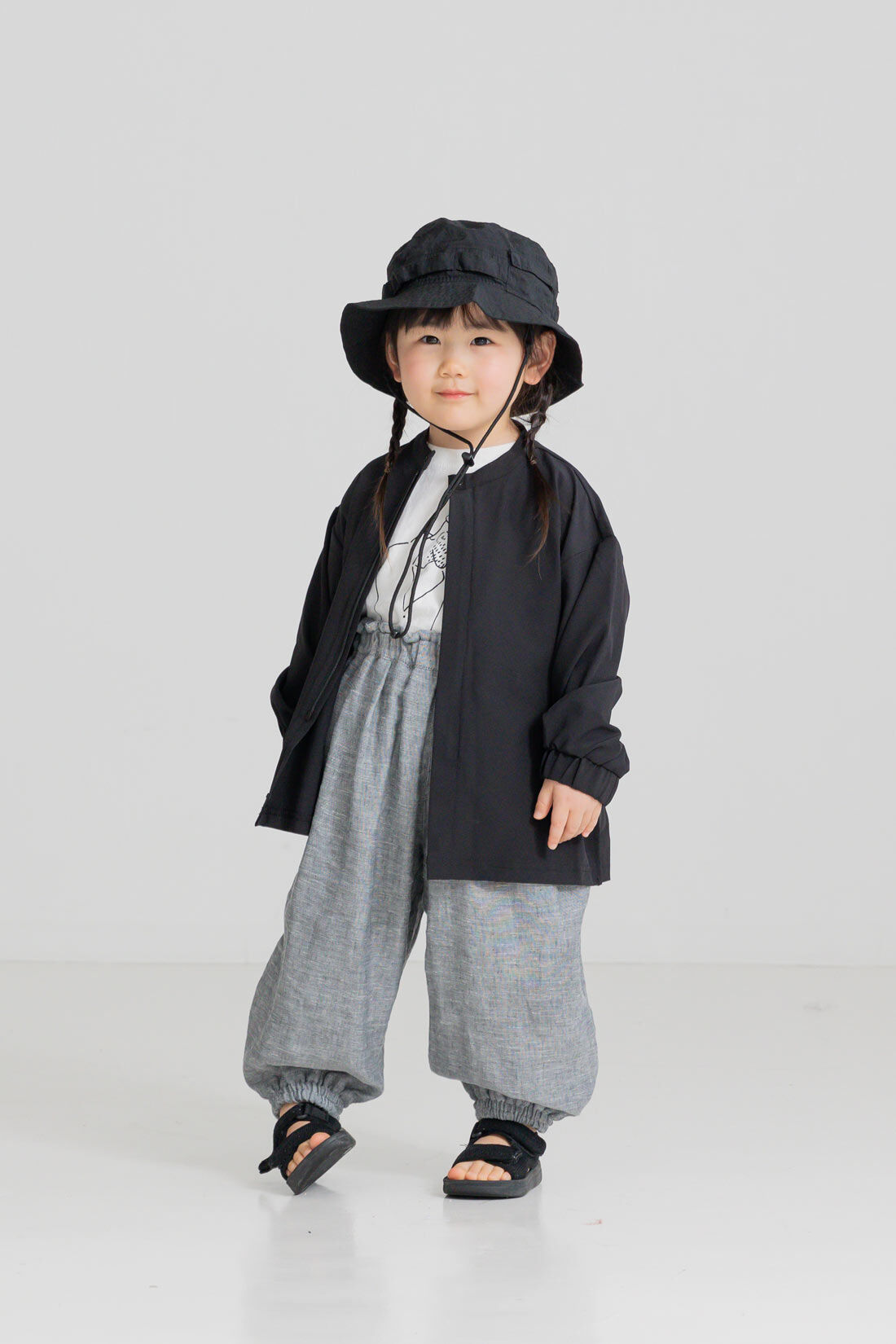 FELISSIMO Mama|Moredde　オーバーサイズのシャツみたいなUVカットキッズラッシュガード〈ブラック〉