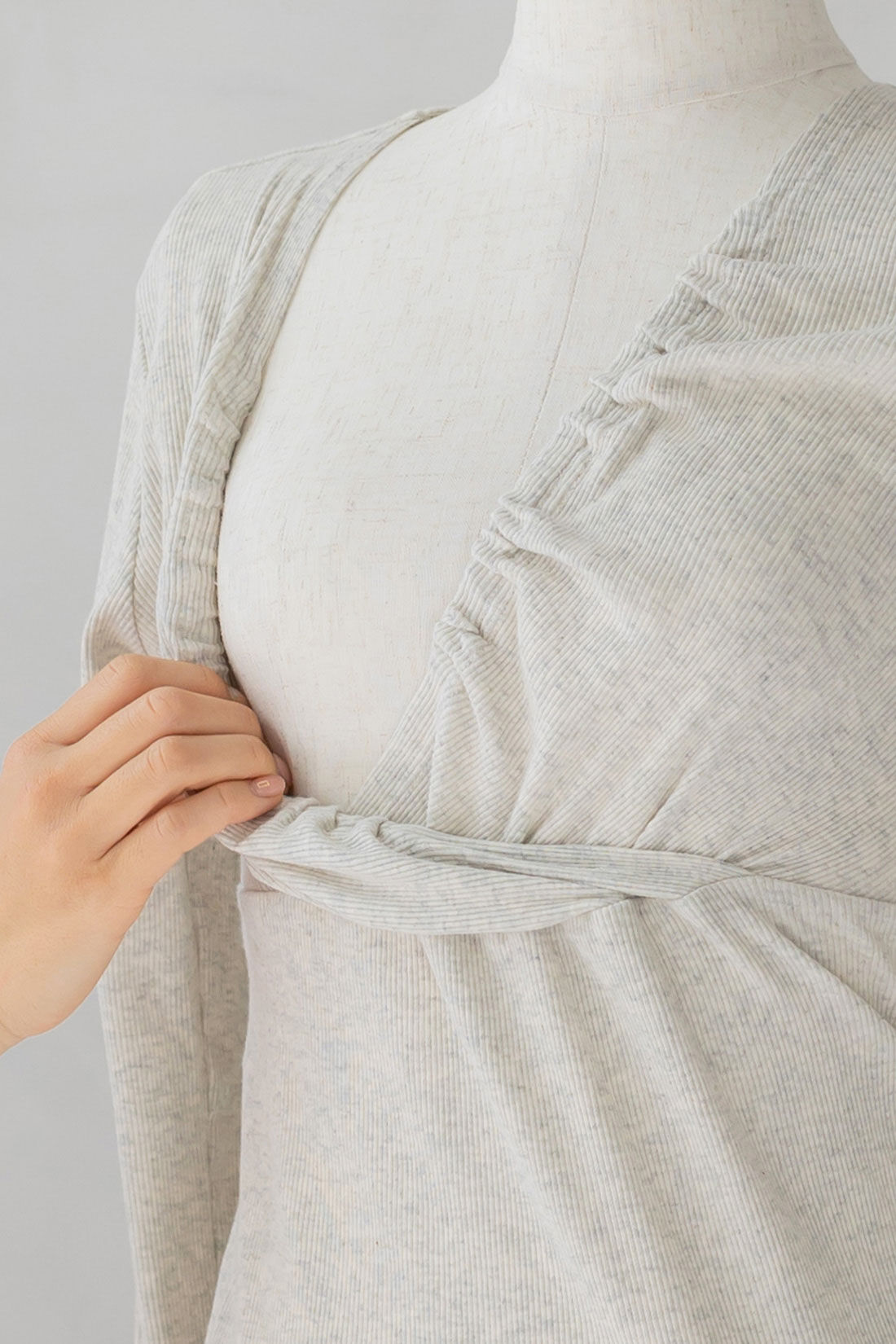 フェリシモMama|Moredde　綿１００％のエニワイズ加工が肌にやさしい　カシュクール授乳インナートップス〈アイボリー〉|サッと授乳ができます。