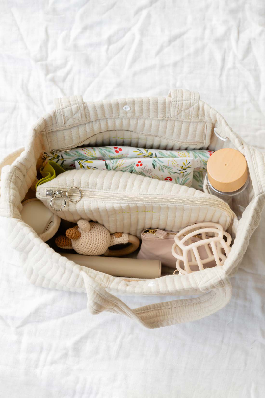 FELISSIMO Mama|Moredde　軽くて大容量　手ざわりが心地いいキルティングマザーズトートバッグ〈アッシュネイビー〉|※写真は別色です。