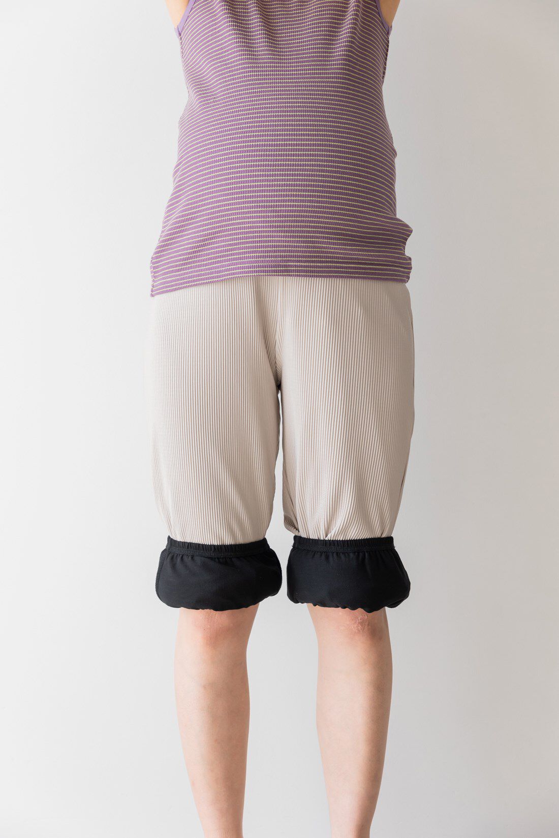 FELISSIMO Mama|Moredde　産前産後で使える　お悩みをくるっと解決してくれるペチパンツ〈アイスグレー〉|ペチパンツのすそがゴム入りなのでボトムスのすそを簡単にまとめられます。　※写真は別色です