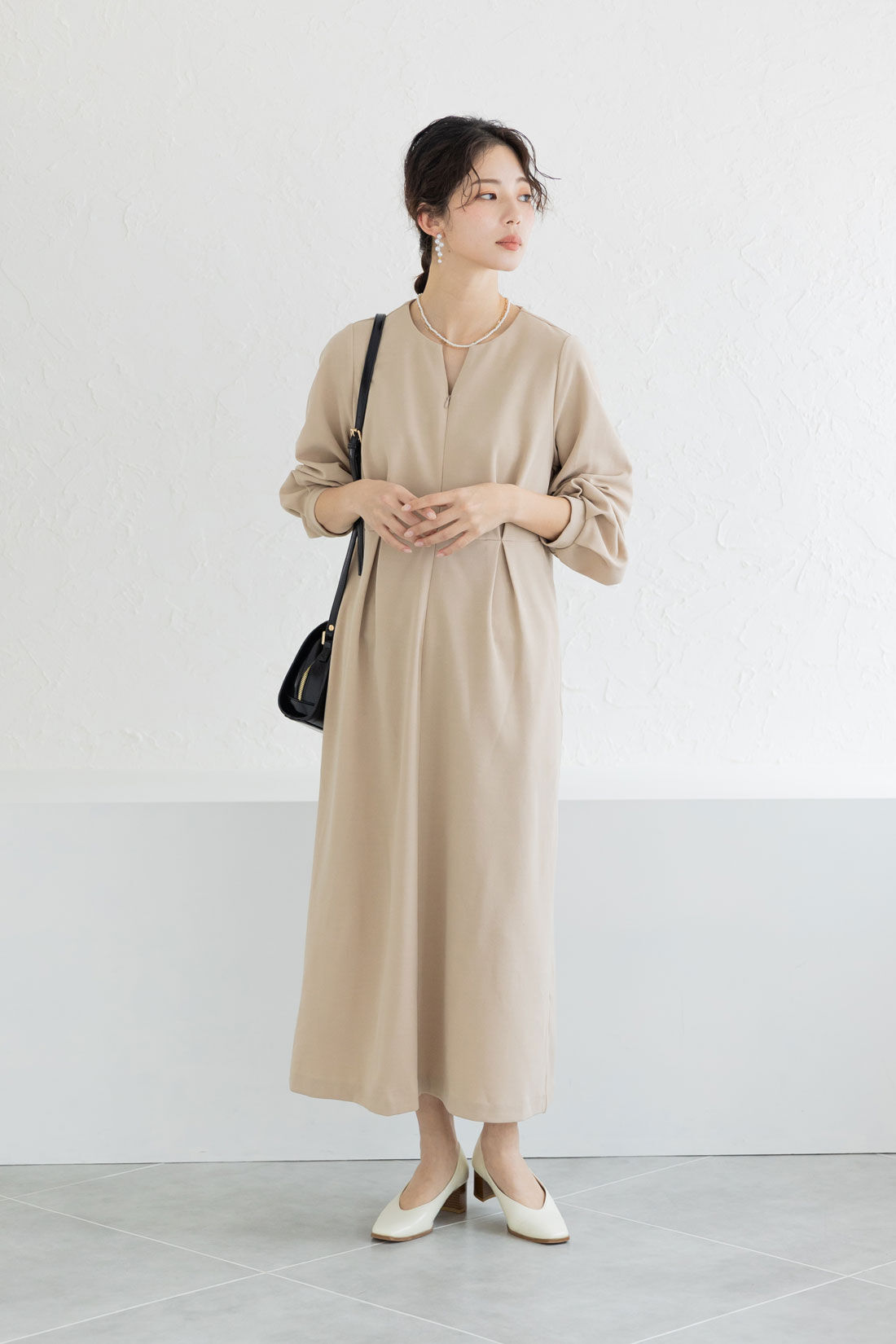 FELISSIMO Mama|Moredde　マタニティ・産後使える　授乳が簡単　上品キーネックのワンピース〈ベージュ〉