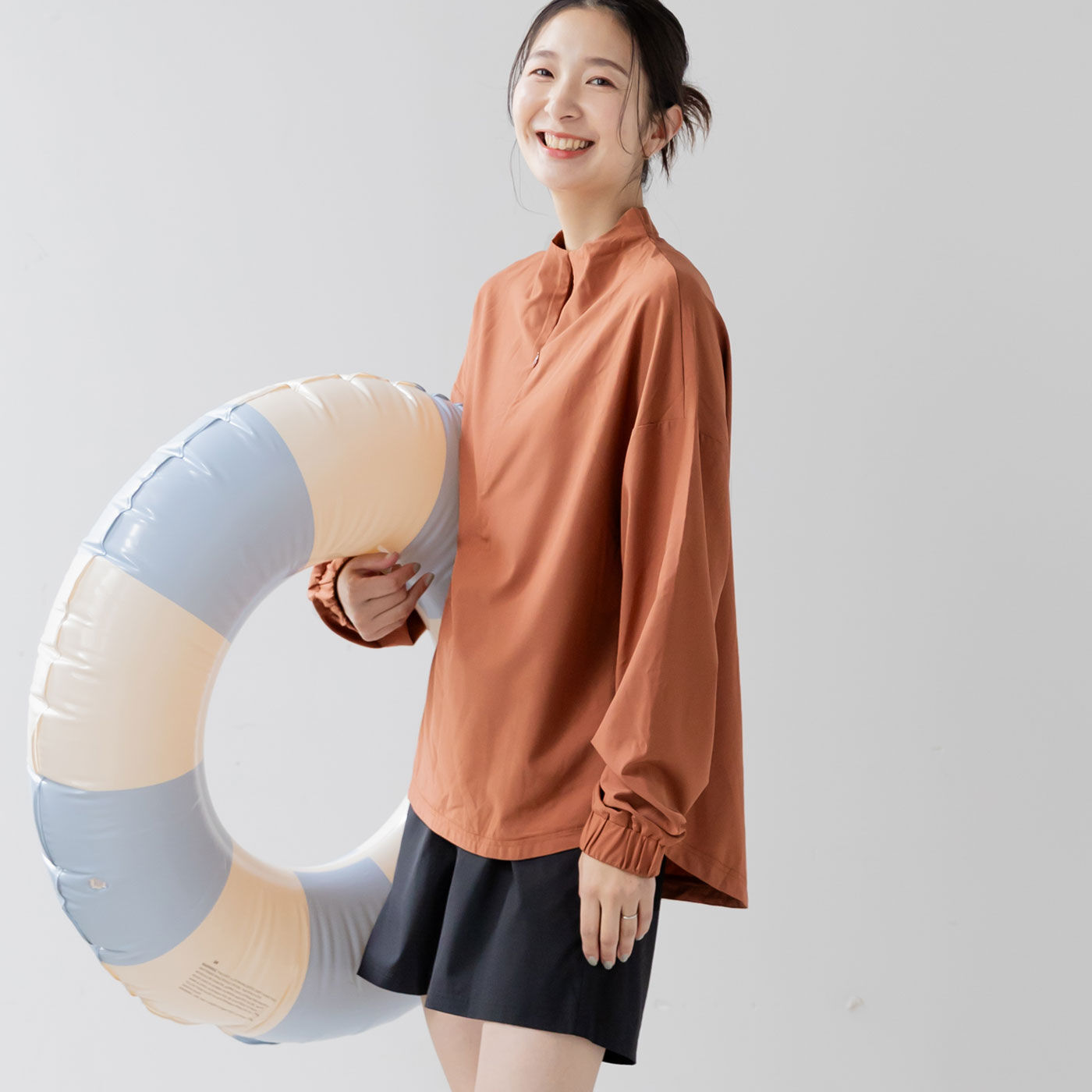 Moredde シルエットが変えられるUVカットラッシュガード