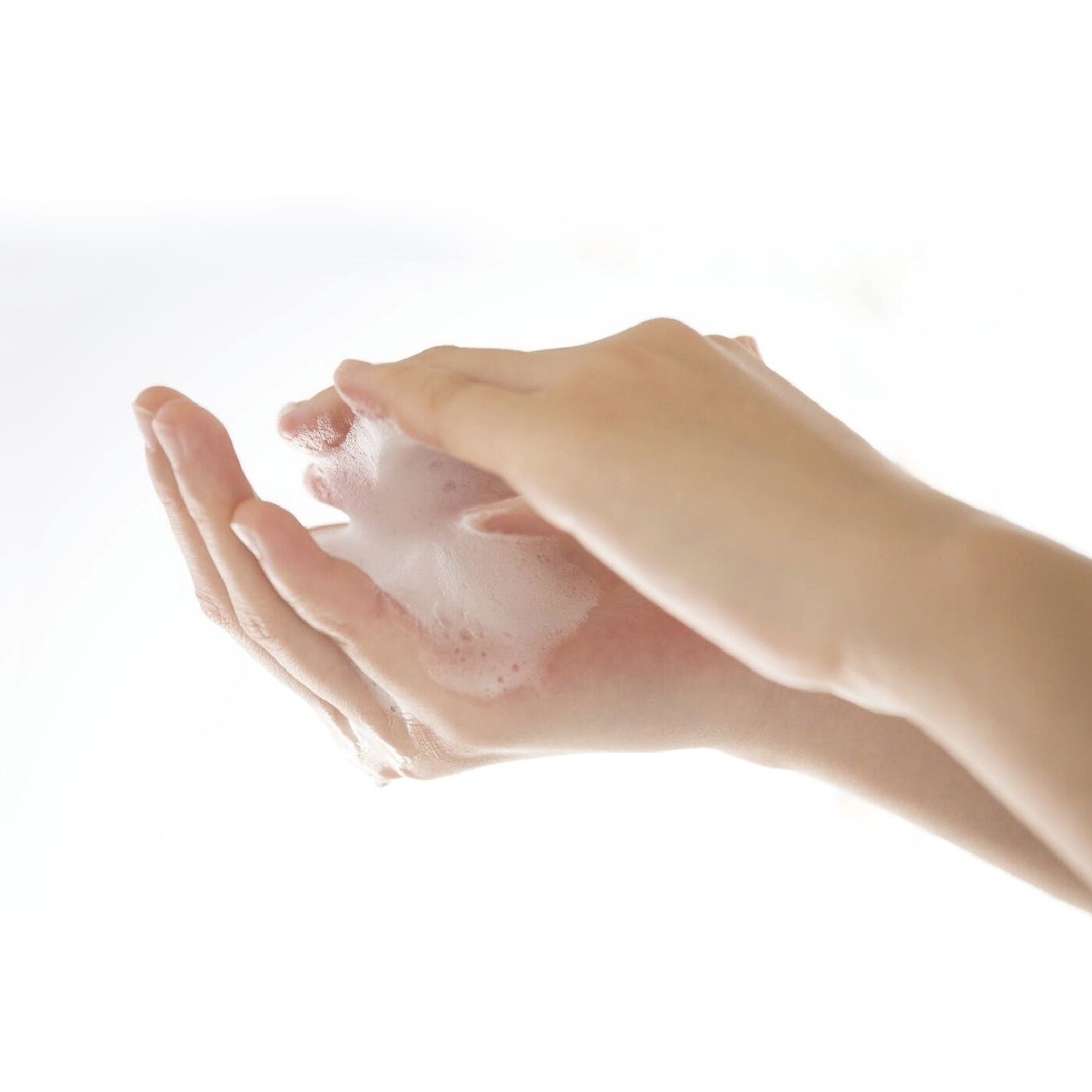 BEAUTY PROJECT|ＩＭＹＯＯＮ　クレンジングバー〈80ｇ〉|大きさの目安として、マシュマロ2個分くらいの泡を手の平で泡立ててください。