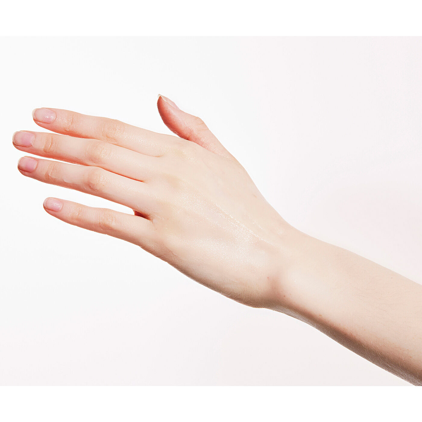 BEAUTY PROJECT|CICA method 薬用ハンドクリームの会|肌の乾燥やひびを防ぎ、うるおったしなやかな指先に。