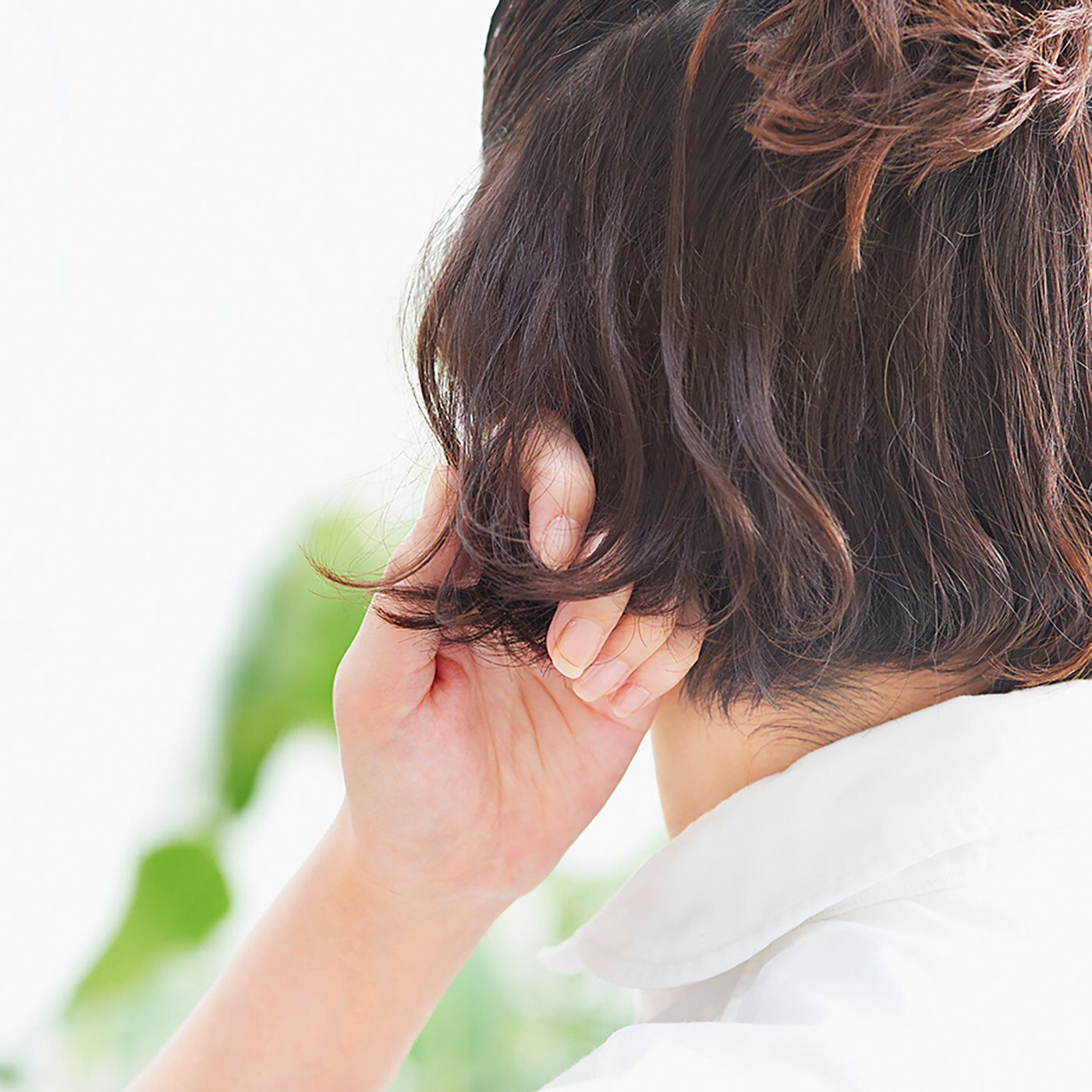 ビューティープロジェクト|高知県産YUZU　マルチバーム　リップ＆ネイル〈8g〉の会|ヘアワックスとしても。少量ずつとって、少しずつ髪にもみこんでください。