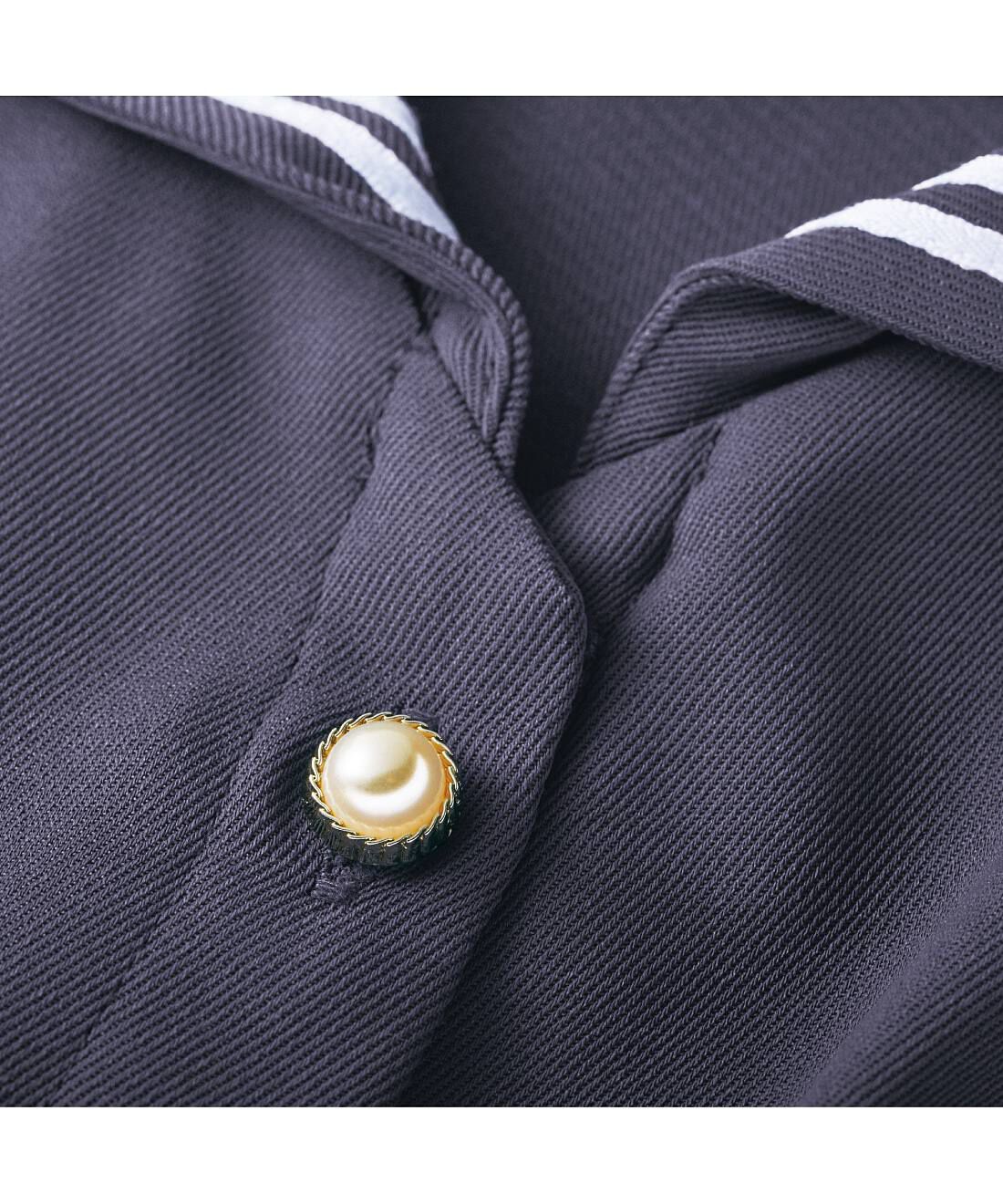 魔法部|魔法部　凪を感じる魔法学校の制服　マリン風セーラーブラウス〈ブルーグレー〉|リボンなしでもパール調ボタンがキラリと素敵。
