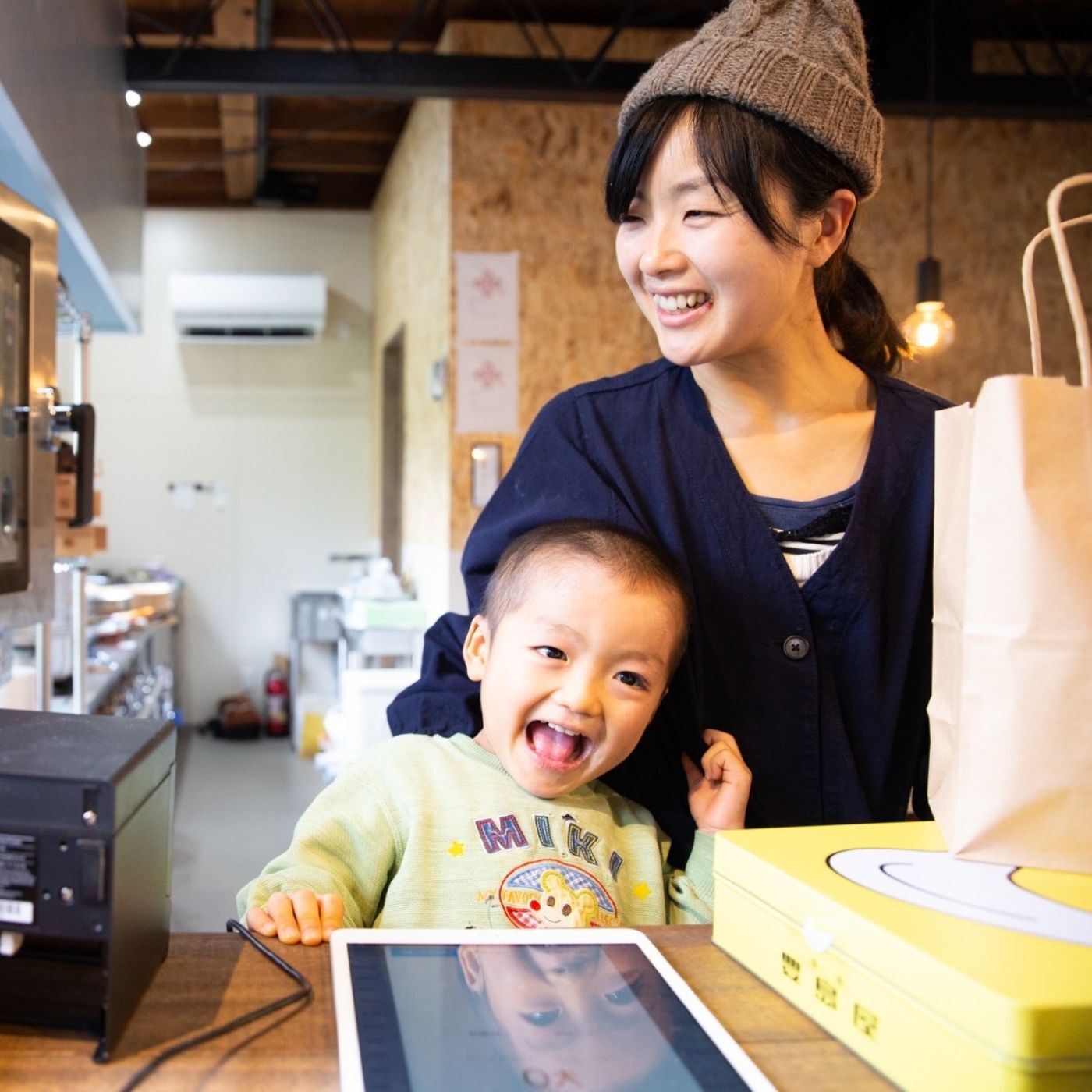 Natucul Chou Club|発酵菓子カヌカさんの「ポン菓子グラノーラ」とクッキーセット|鹿糠さやか：島根県雲南市で発酵を取り入れた発酵菓子を作っています。発酵菓子を作り始めたきっかけは、子どもたちに安心しておいしいものを食べてほしいという想いがあったから。今では「こんなにおいしいお菓子食べたことがない」といった声や、「子どもにこれなら安心して食べてもらえる」という声など好評を博しています。