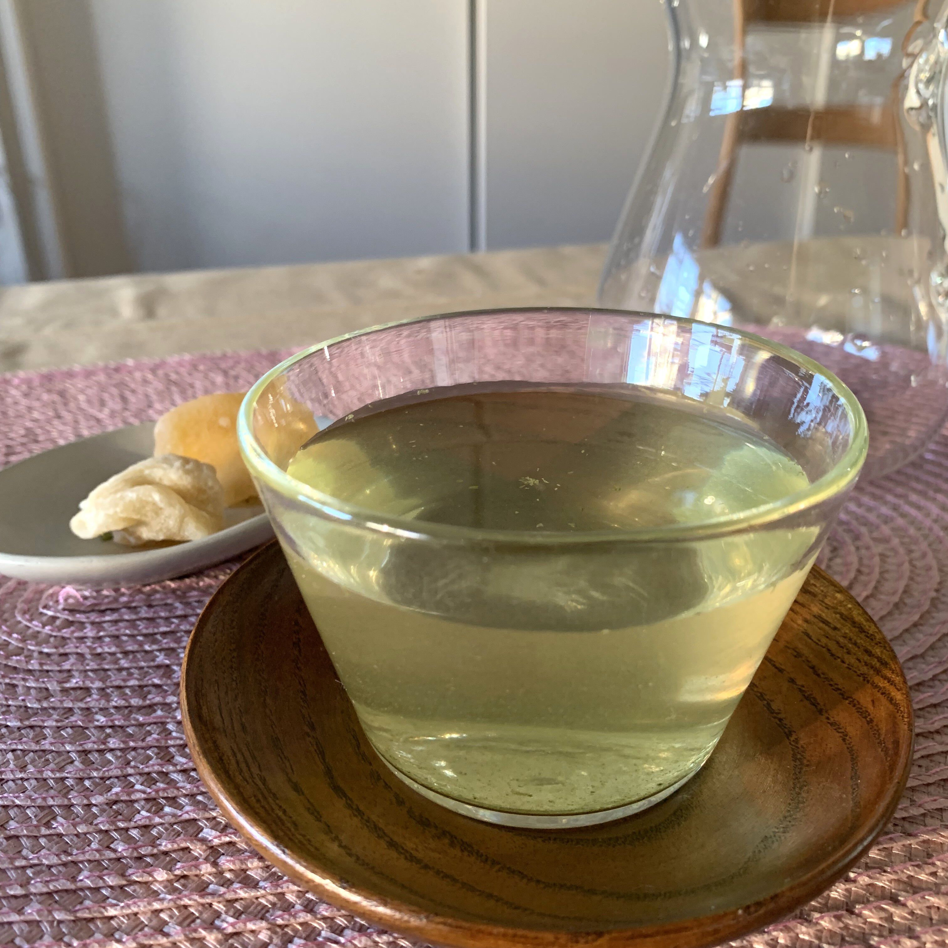 Natucul Chou Club|フルーツティーも楽しめる　1ウィーク日替わり日本茶セット（ドライフルーツ付き）|茶彩師・岩崎麻須さん監修でドライフルーツと日本茶のペアリングを楽しめるセット。ふだんの淹れ方はもちろん、水を注いで時間を置く水出しもおすすめ。