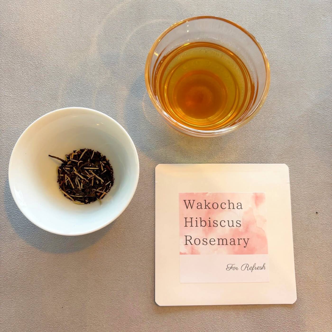 Natucul Chou Club|水出しで楽しむ日本茶ブレンドティー７日間日替わりセット（２週間分）|和紅茶ハイビスカスローズマリー：すっきりとした和紅茶とハイビスカスの酸味、爽やかなローズマリーの香りが気持ちをリフレッシュさせます。