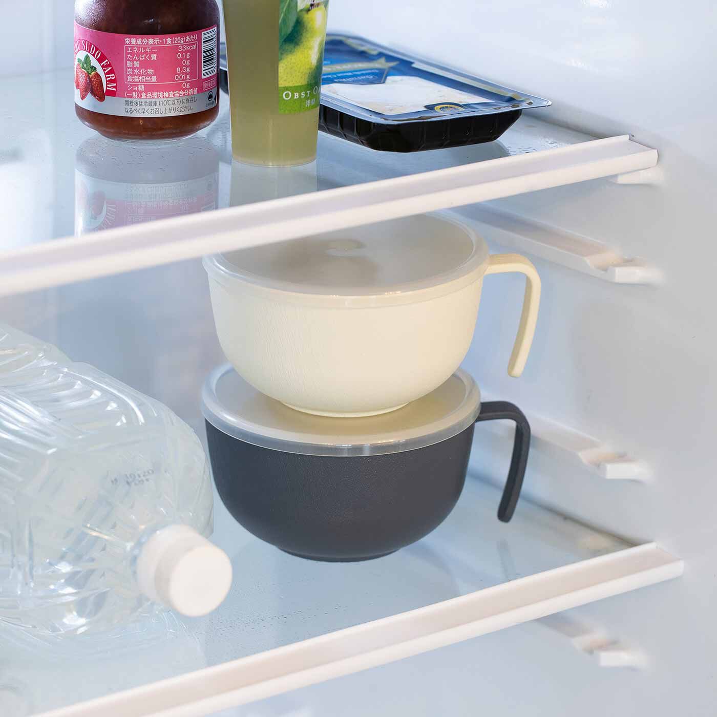 L'AMIPLUS|ラミプリュス　L字の持ち手が収納に便利！ 調理保存・あたためまでできる ふた付きマルチカップの会|ふたをして冷蔵庫で保存もおまかせ。積み重ねられるので省スペース。