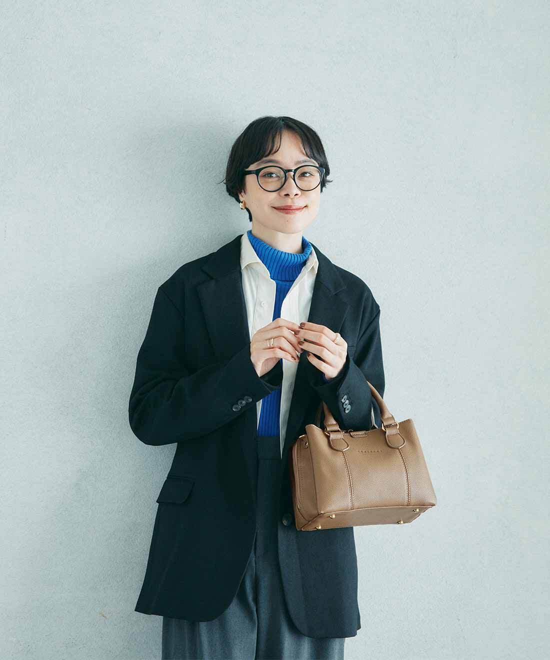 L'AMIPLUS［ラミプリュス］|ラミプリュス　メガネをクイットイン　ガバッと開く ５層アコーディオン　ショルダーハンドバッグ〈トープベージュ〉