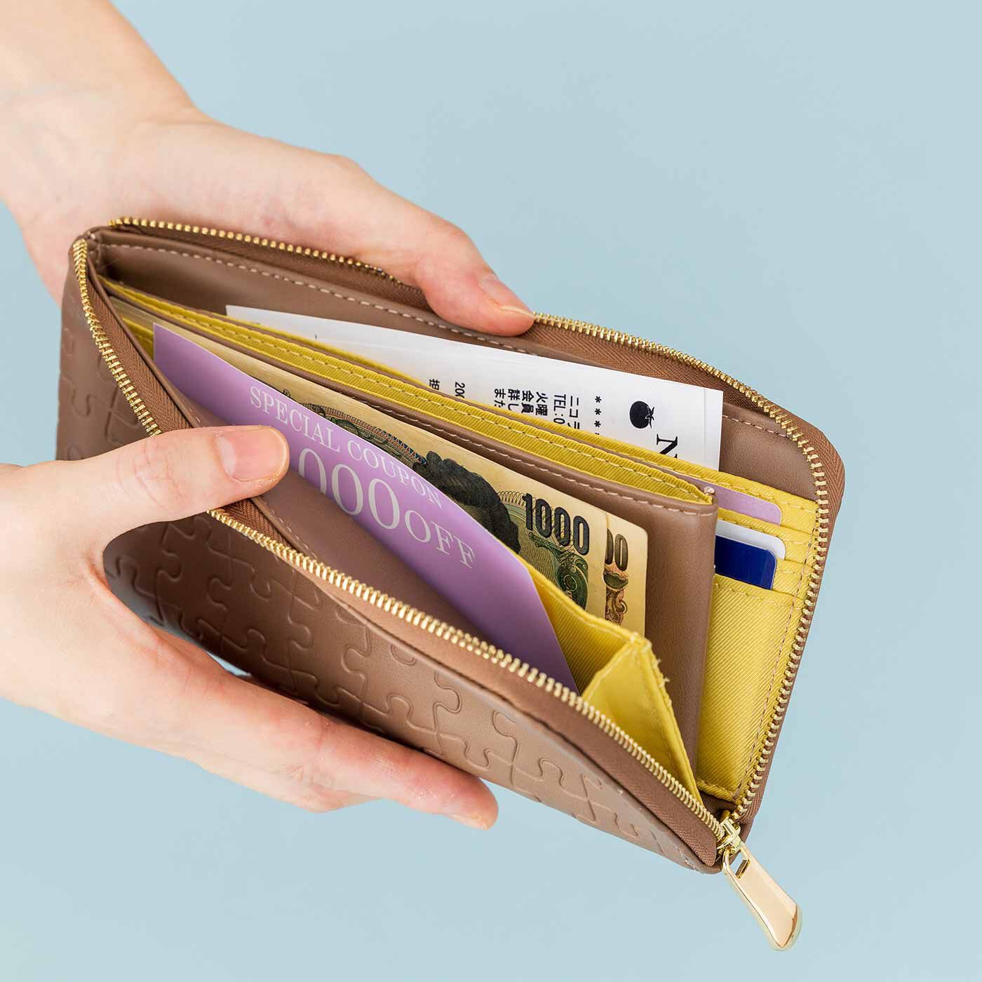 L'AMIPLUS|ラミプリュス　たくさん入って薄くてスマート L字ファスナーのパズル柄長財布の会|ギフト券やクーポン券に便利な片まちポケットや、小銭ポケットの片側にはレシートを入れられるポケット付き。