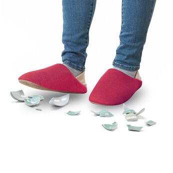 L'AMIPLUS | もしものときにもあわてない踏み抜き対応防災スリッパ