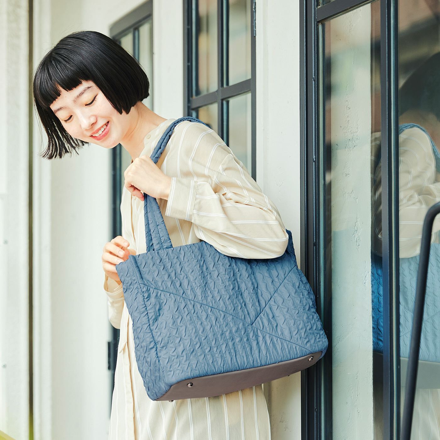 L'AMIPLUS［ラミプリュス］|ラミプリュス　雲のようにふわふわエアリー　３層仕分け＆２ハンドル　欲張りトートバッグ〈グレイッシュブルー〉
