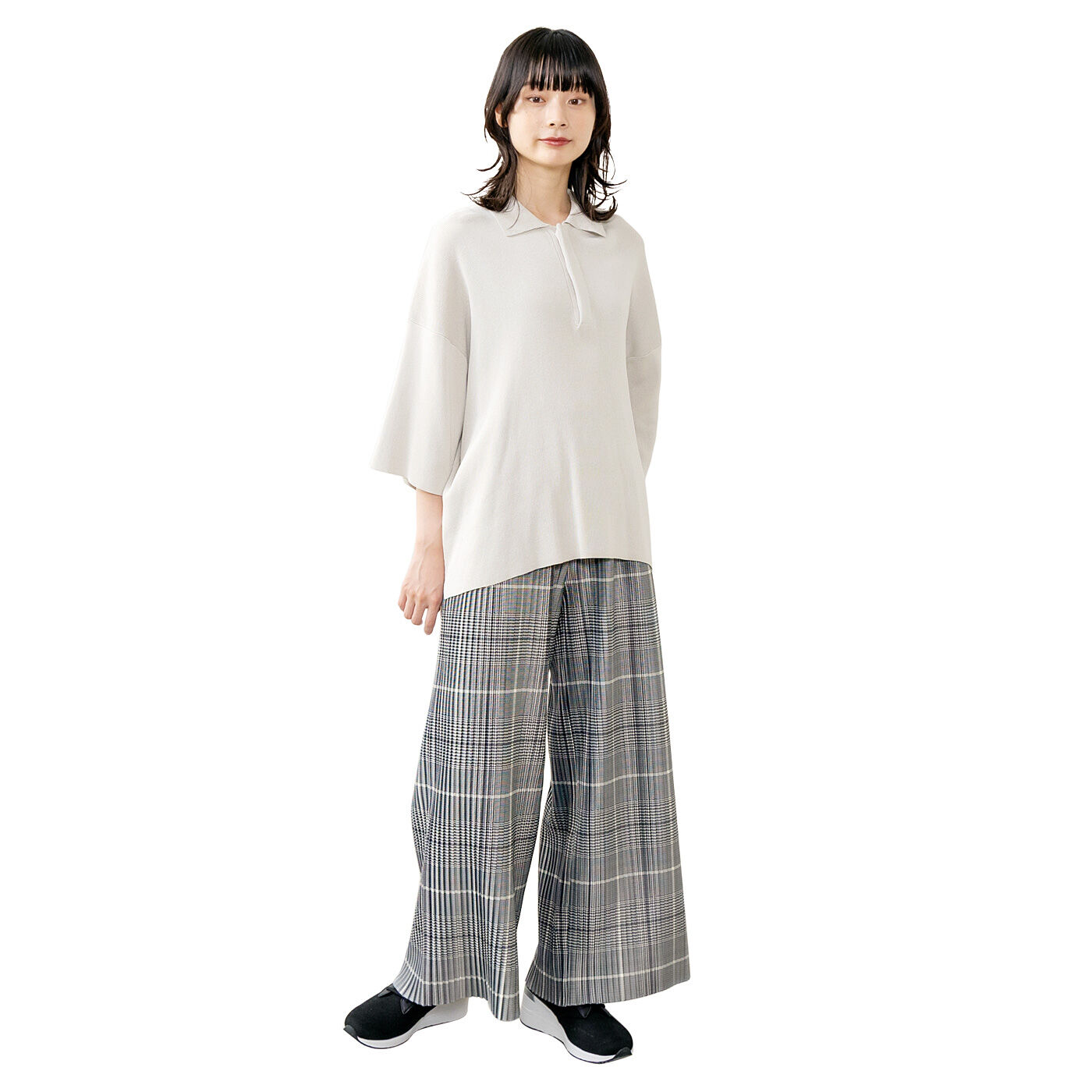 L'AMIPLUS［ラミプリュス］|ラミプリュス　さっとはいてらくらくきちんと見せ　裏微起毛のオトナ上品なグレンチェック柄プリーツパンツの会|ブラック着用イメージ