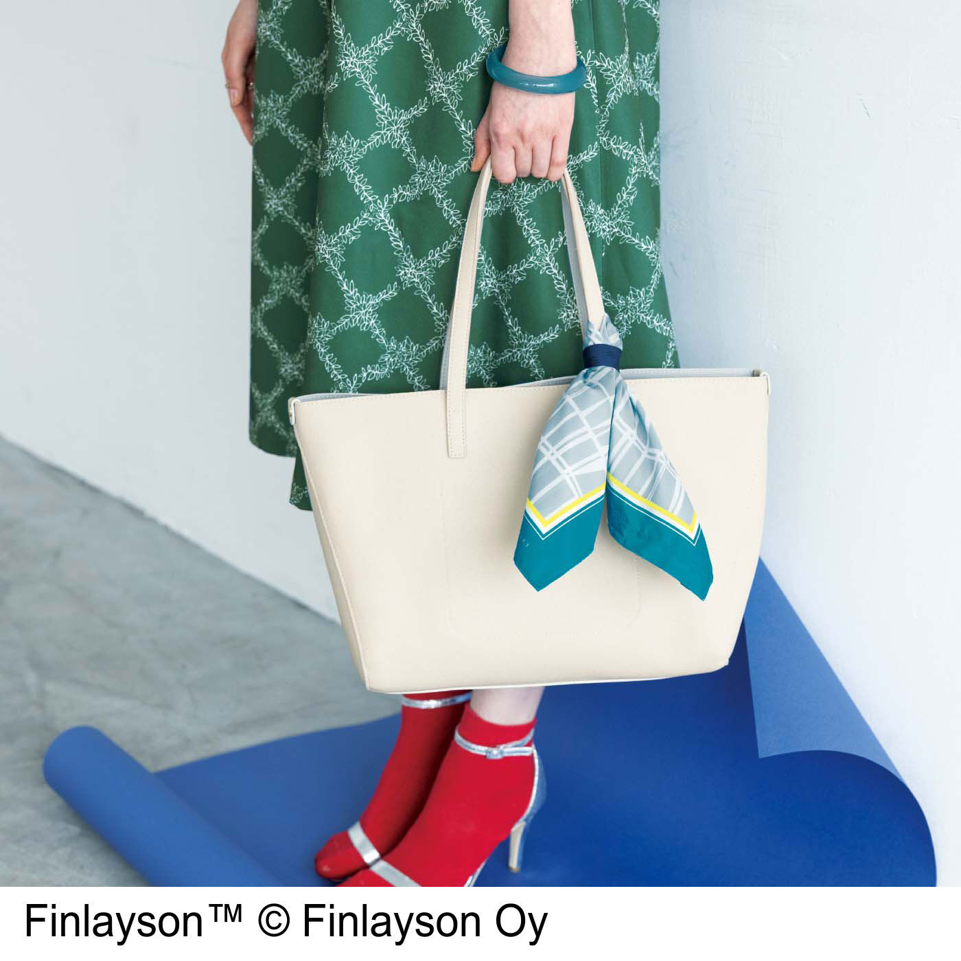 ラミプリュス|フィンレイソン×L'AMIPLUS　スカーフエコバッグの会|バッグの持ち手を飾るスカーフが……