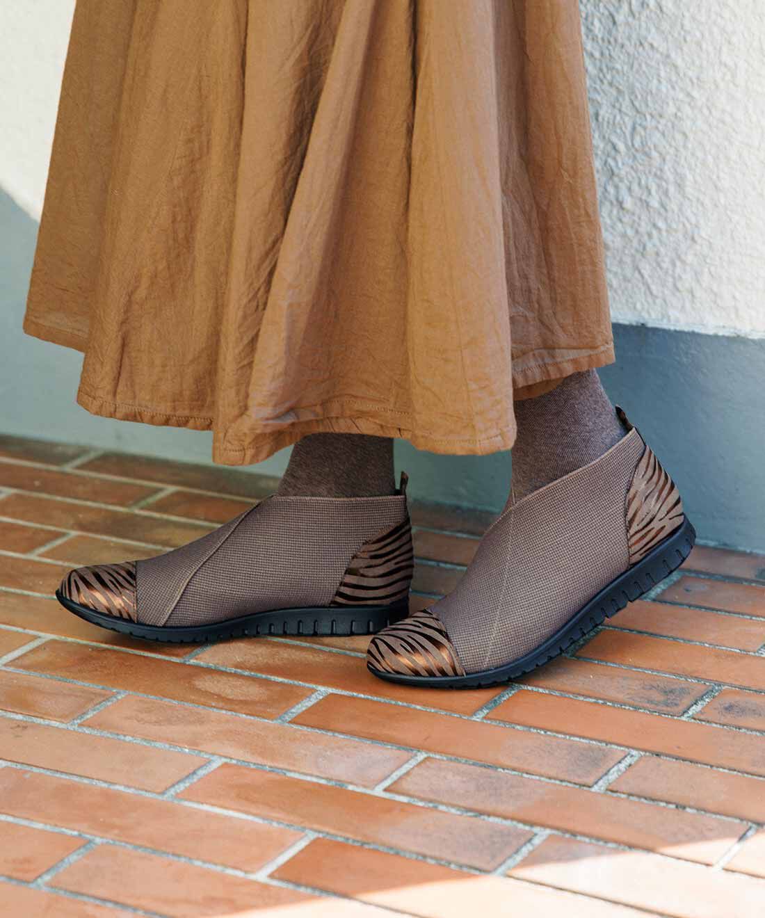 L'AMIPLUS［ラミプリュス］|ラミプリュス 超幅広ゴムが足を覆って伸びやからくらく きらりアクセントのショートブーツの会