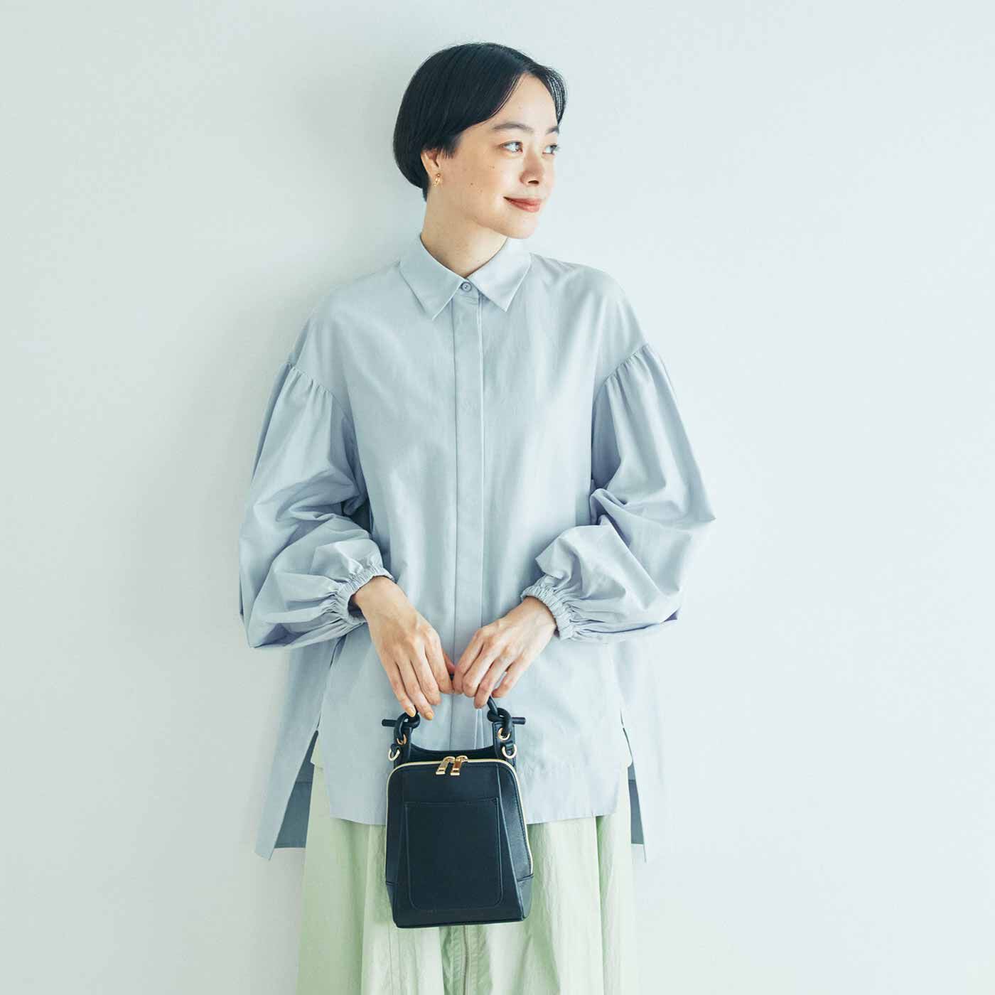 L'AMIPLUS［ラミプリュス］|ラミプリュス 上品見えしてダブルフェイス ハンドバッグにもなる本革ショルダーバッグ〈リッチブラック〉