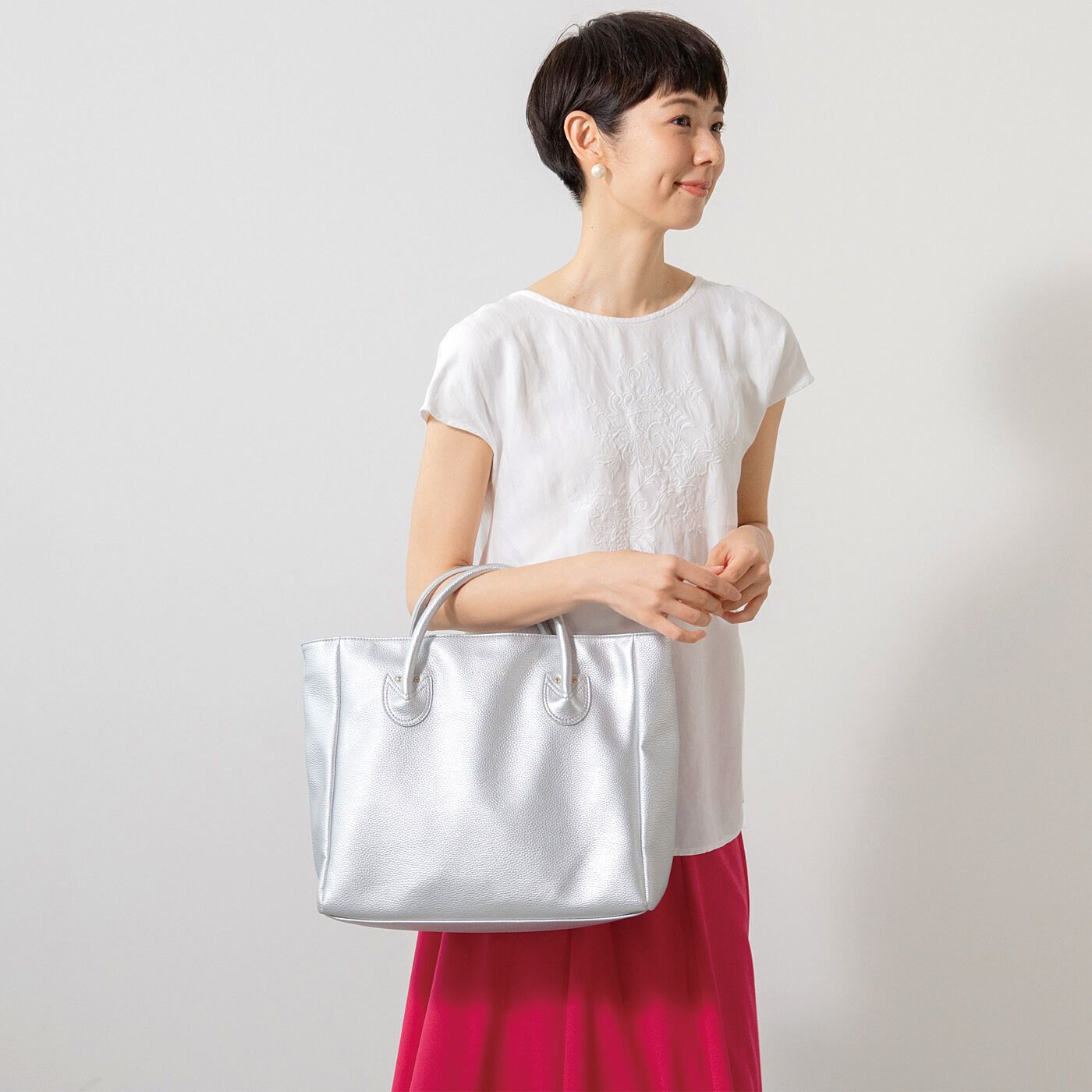 L'AMIPLUS|ラミプリュス　たっぷり入って見た目すっきり！　きれいめエコレザートートバッグ|長時間荷物を持っても疲れにくい内芯入りのハンドル。
