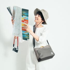 L'AMIPLUS | ヒュバマトカ ショルダーバッグ