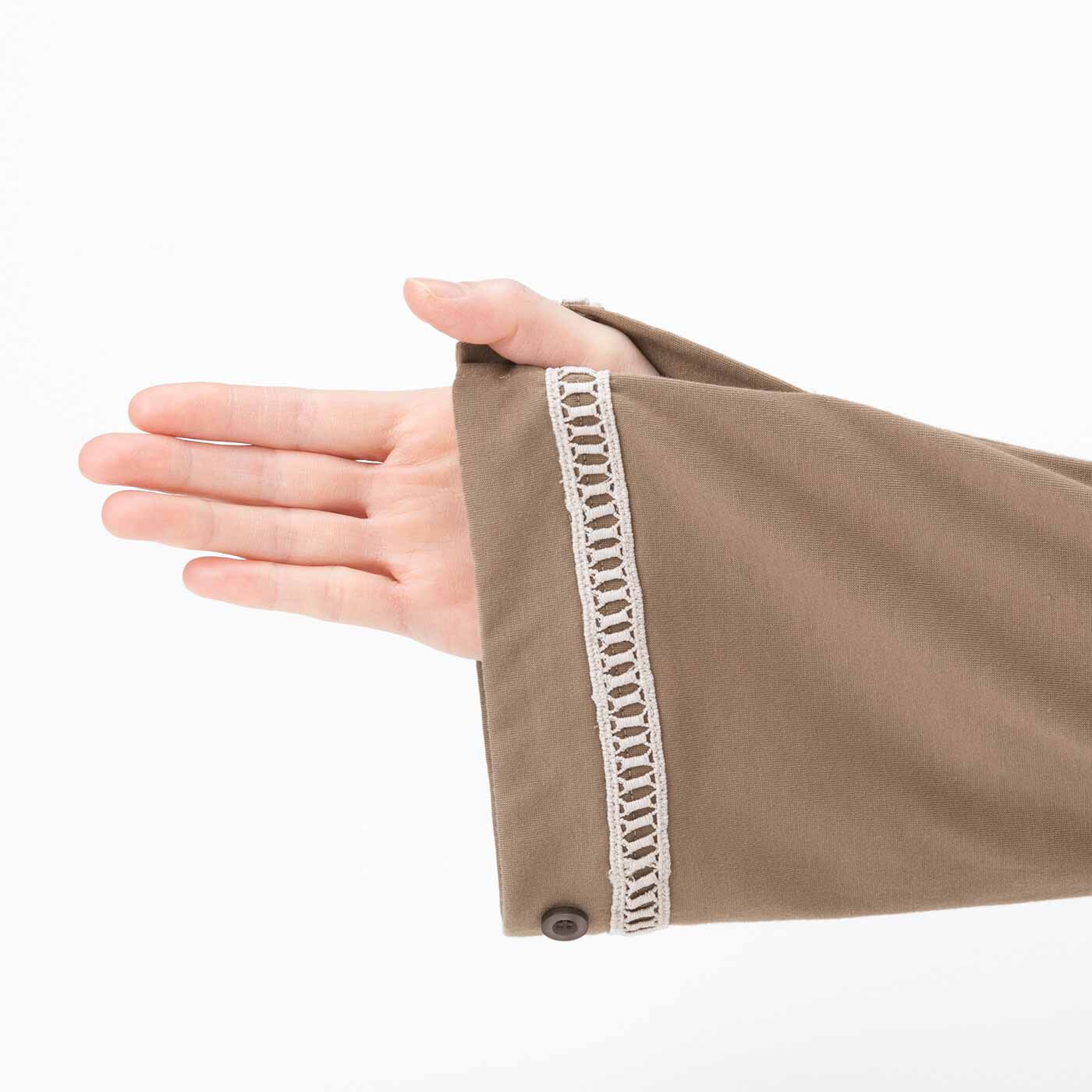 L'AMIPLUS|ラミプリュス　UVカット＆冷房対策に便利な 袖口しぼれるアームカバーボレロの会|サムホール付きで、手の甲までカバー。