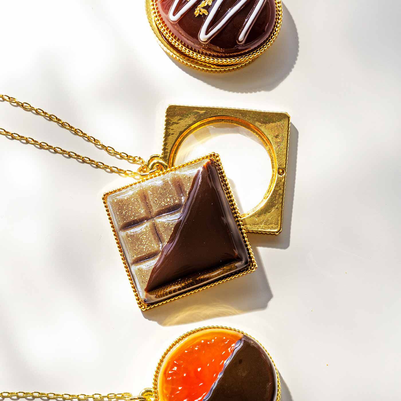 L'AMIPLUS［ラミプリュス］|ラミプリュス チョコレートバイヤー みりとコラボ 胸もとにチョコを添える ルーペネックレスの会|ひとつひとつ手作業で、つややかに仕上げています。