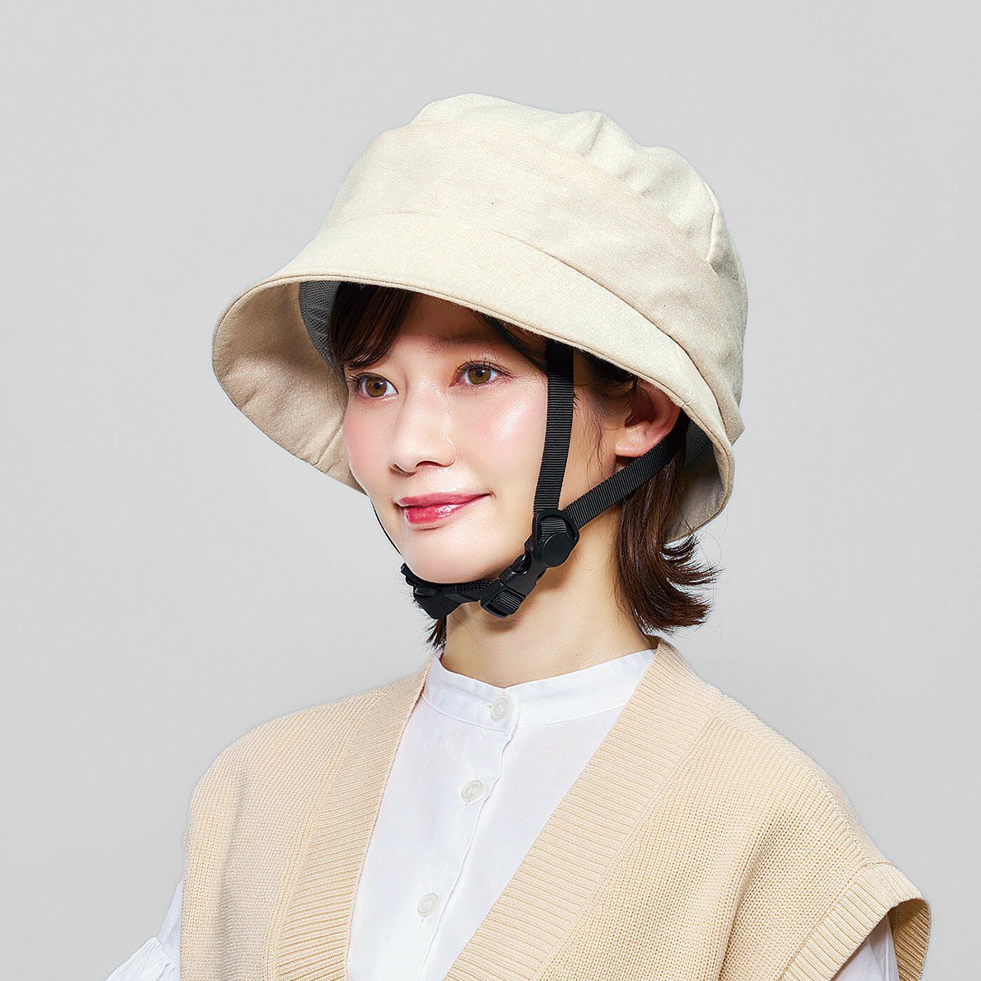 L'AMIPLUS［ラミプリュス］|ラミプリュス　いつものコーデになじんで安全プラス　SG基準のクロシェタイプおしゃヘル〈ベージュ〉