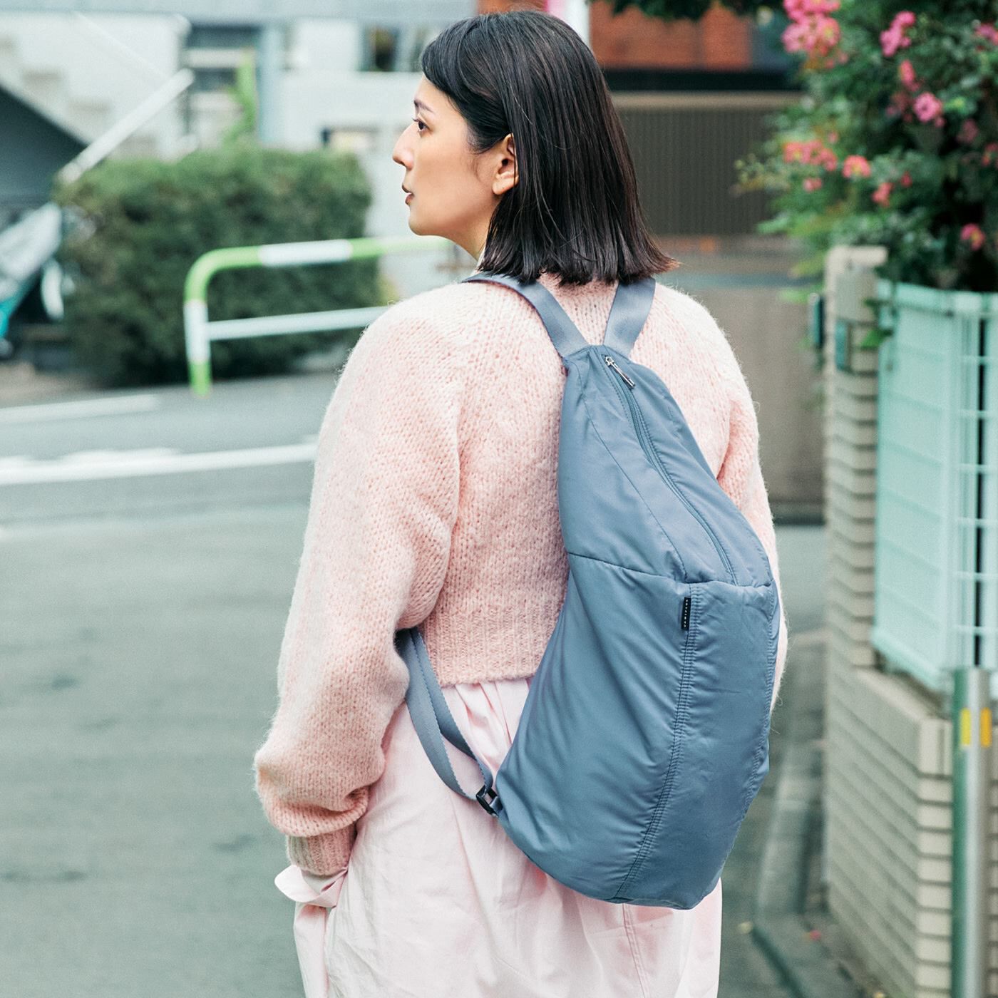 L'AMIPLUS［ラミプリュス］|ラミプリュス　いざ！というときは背負える　ほわほわ軽やか 底が丸い　クロワッサン型かえリュックの会