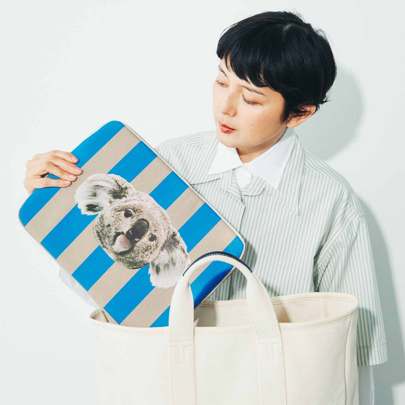 L'AMIPLUS|菊池 亜希子さん×ラミプリュス 好きが詰まったグラフィックに心躍る A4サイズも入る 帆布素材PCケースの会