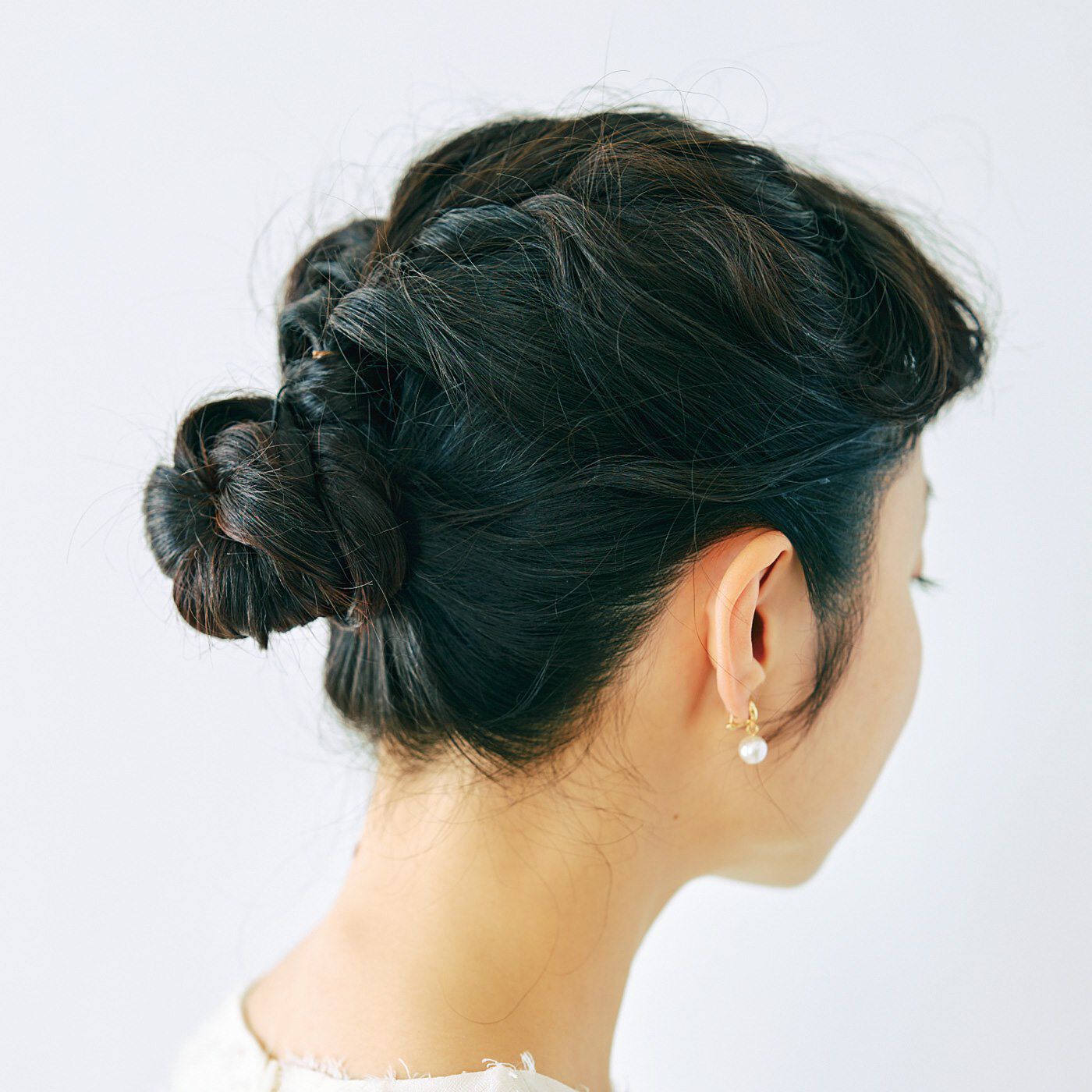 L'AMIPLUS［ラミプリュス］|ラミプリュス　ヘアゴム感覚で結ぶだけ　簡単ボリュームアップ！　シュシュウィッグ〈ミックスブラウン〉の会|シンプルなお団子が