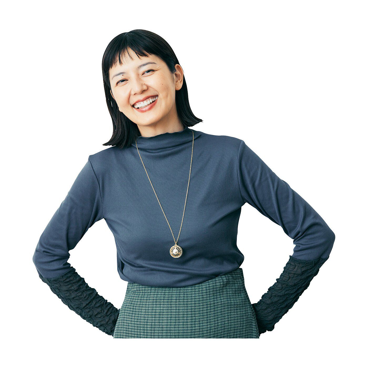 L'AMIPLUS［ラミプリュス］|ラミプリュス　透かしデザインが胸もとに華を添える　ルーペネックレスの会