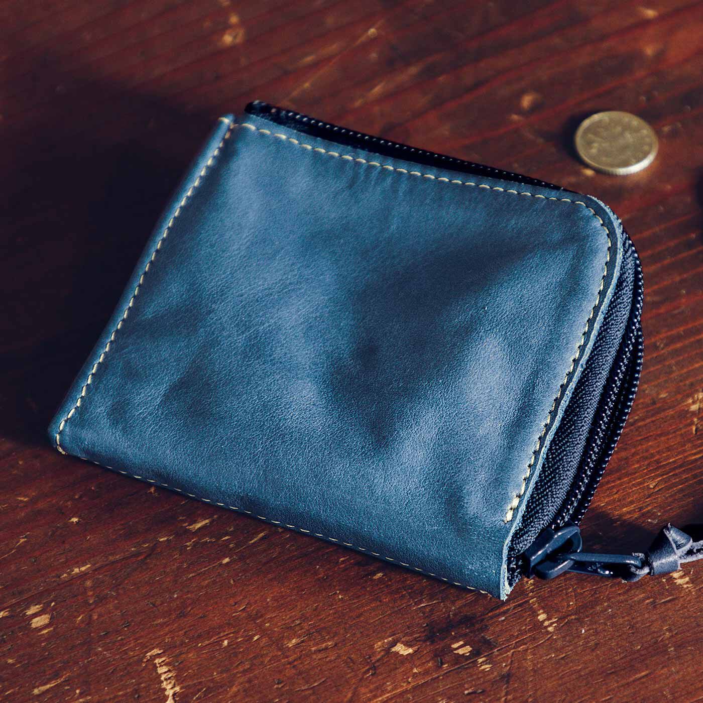 USEDo|古着屋さんで見つけたような ヴィンテージ感あふれるインディゴ染めの本革ミニマム財布〈ユーズドインディゴブルー〉