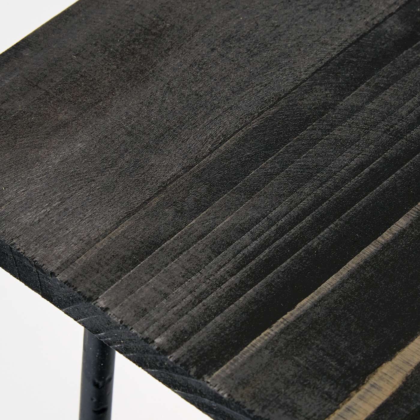 USEDo|スリムで少し背が高い　ちょい置き細長テーブル〈フェードブラック〉の会|木目がうっすら見えるブラックの塗装。