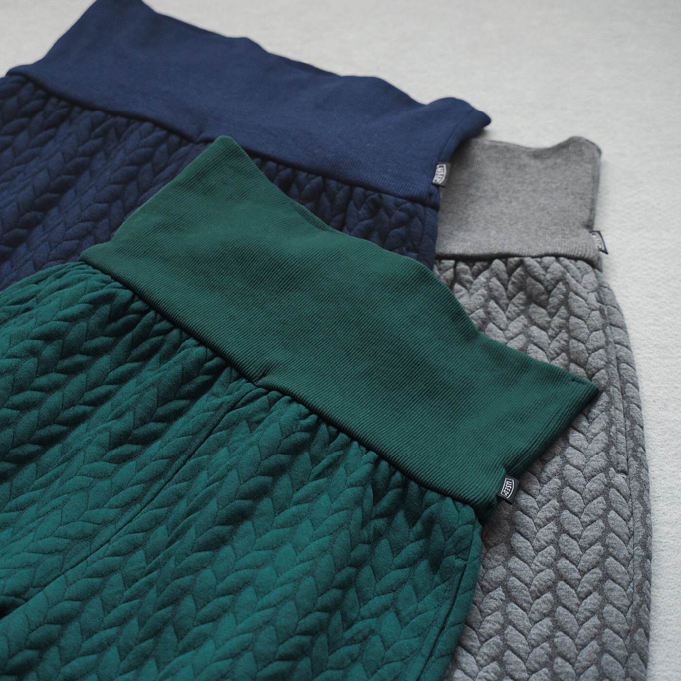 USEDo|ケーブル編みのニットみたいな腹巻き付き　編み柄スウェットパンツの会