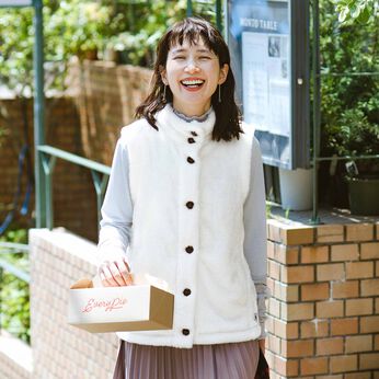 frauglatt | すっきりハイネックふわほわ軽ボアベスト