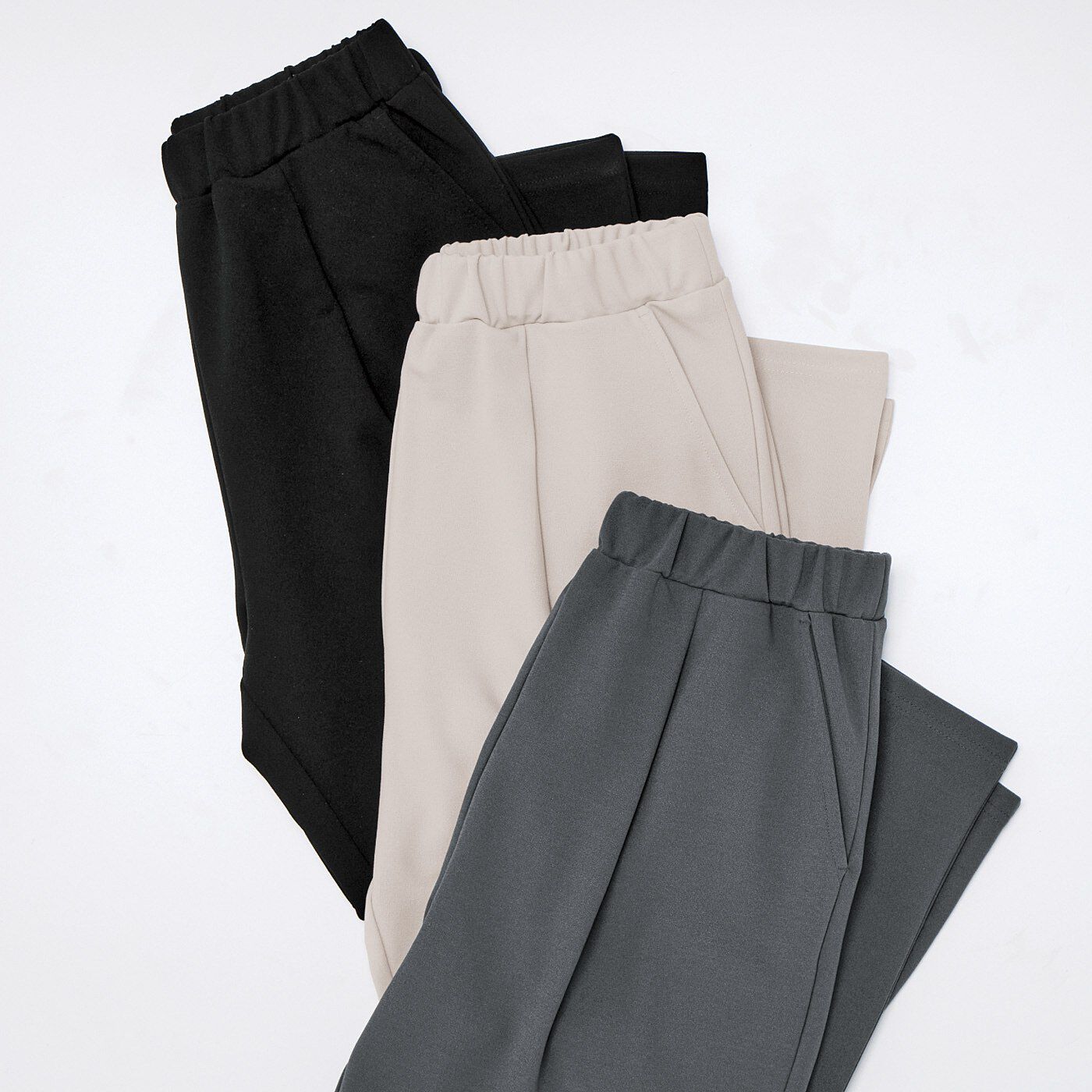frauglatt［フラウグラット］|フラウグラット　オンオフ活躍♪ らくして美脚　さらり伸びやかカットソーパンツ〈ＵＶ対策／吸水速乾〉の会|上から〈ブラック〉〈ペールベージュ〉〈グレー〉