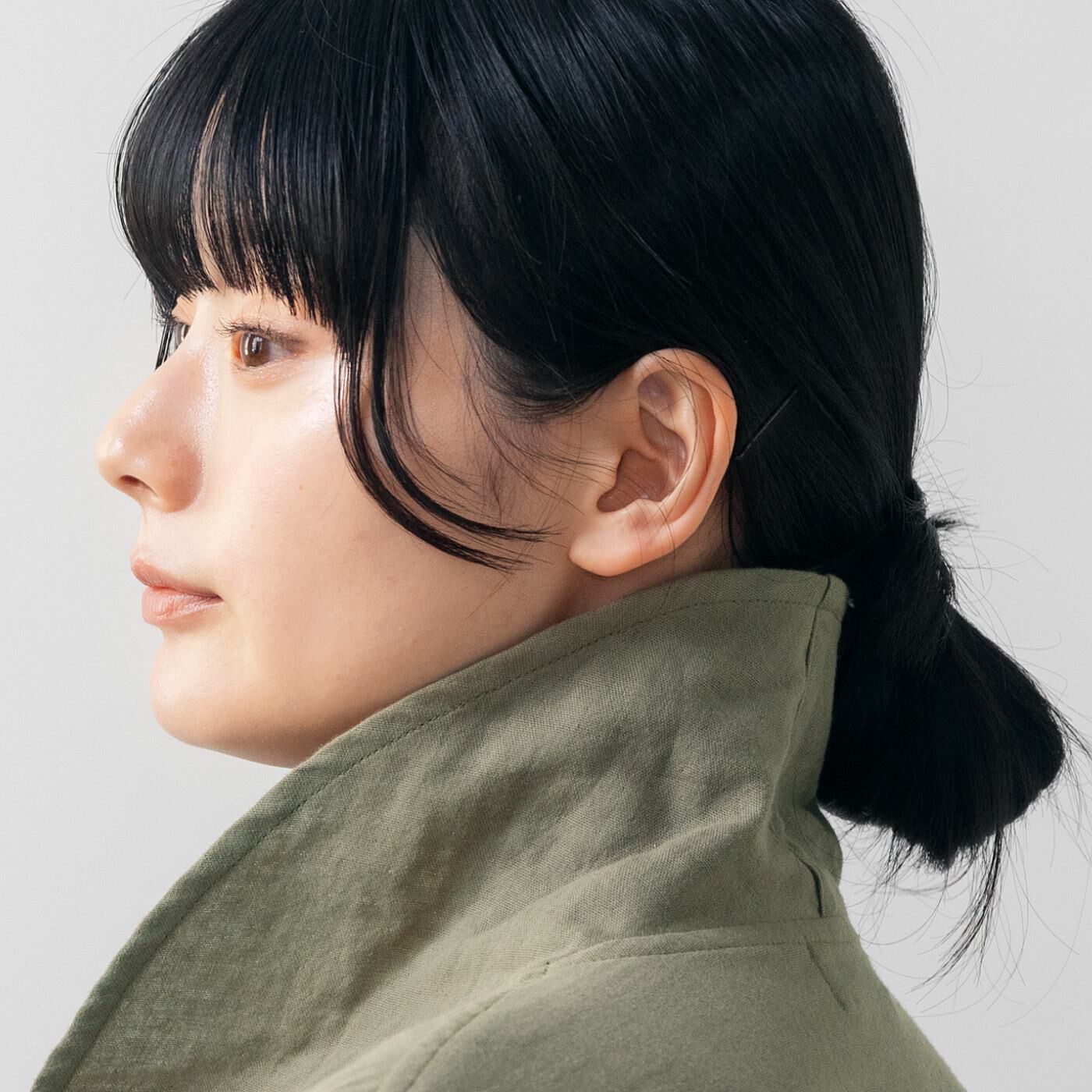 frauglatt［フラウグラット］|フラウグラット　コットン100％でふんわり心地いい♪　かるキレイーノダブルガーゼ　ジャケット風カーディガン〈UV対策〉の会|やわらかな衿を立てれば、首の後ろをカバー。日差しや冷房対策にも。