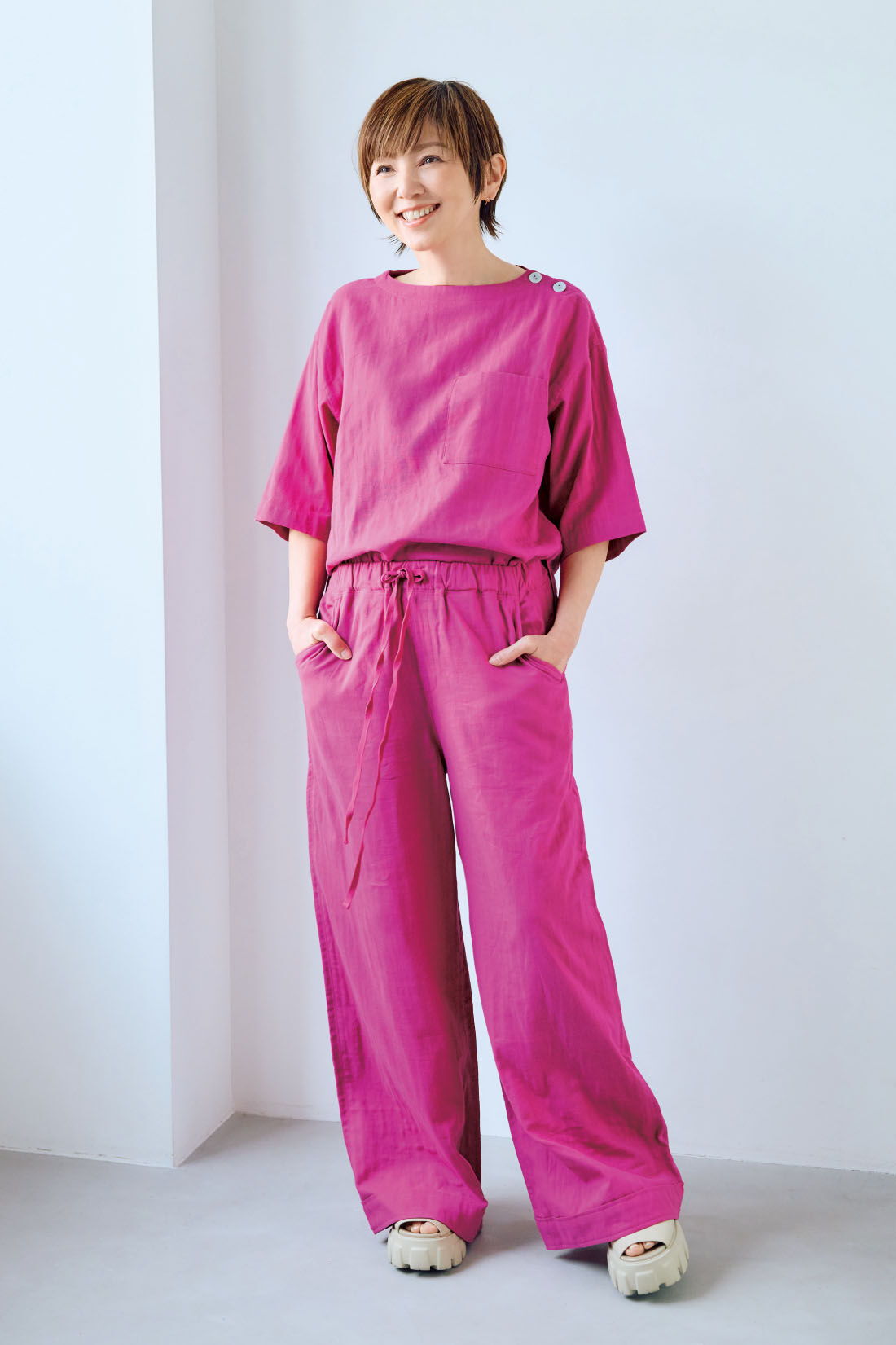 frauglatt［フラウグラット］|【6月分以降お届け】大人の女史会×frauglatt　ほどよい抜け感で自信をまとう 華奢（きゃしゃ）見えダブルガーゼトップス|同素材のパンツと一緒に着用すれば、オールインワン風に。
