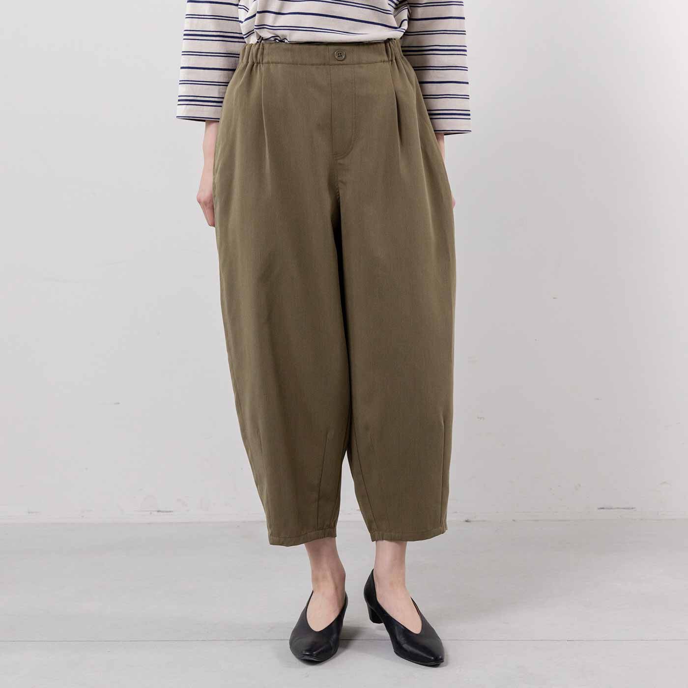 frauglatt［フラウグラット］|フラウグラット 上品素材で軽やかきれい♪ ゆるやかシルエットのコクーンパンツの会|すそのダーツでぷっくりシルエットに。