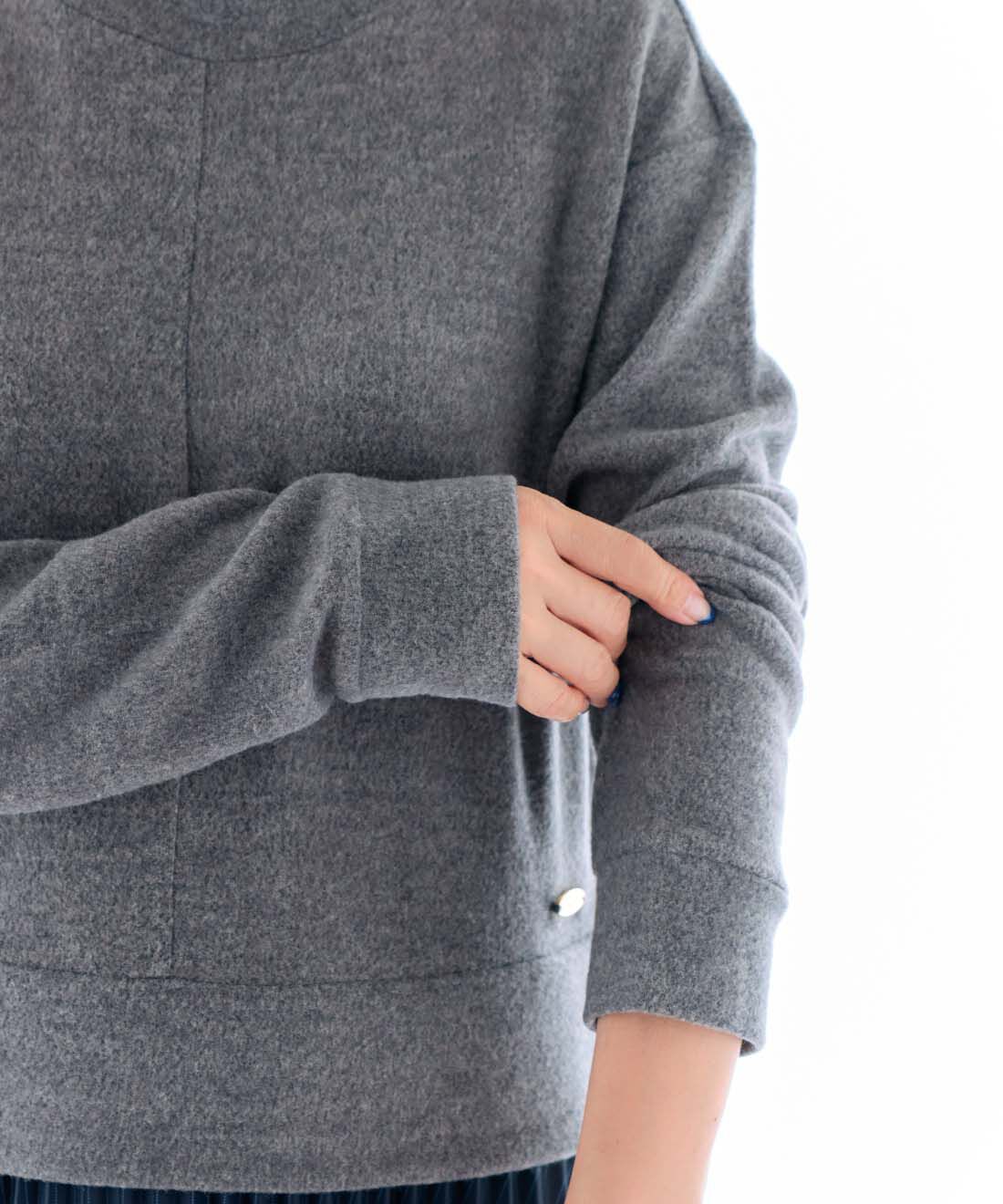 frauglatt［フラウグラット］|大人の女史会×frauglatt　一枚で着るだけ美バランス 異素材ドッキングプリーツワンピース|長め袖があったか。プッシュアップもできます。