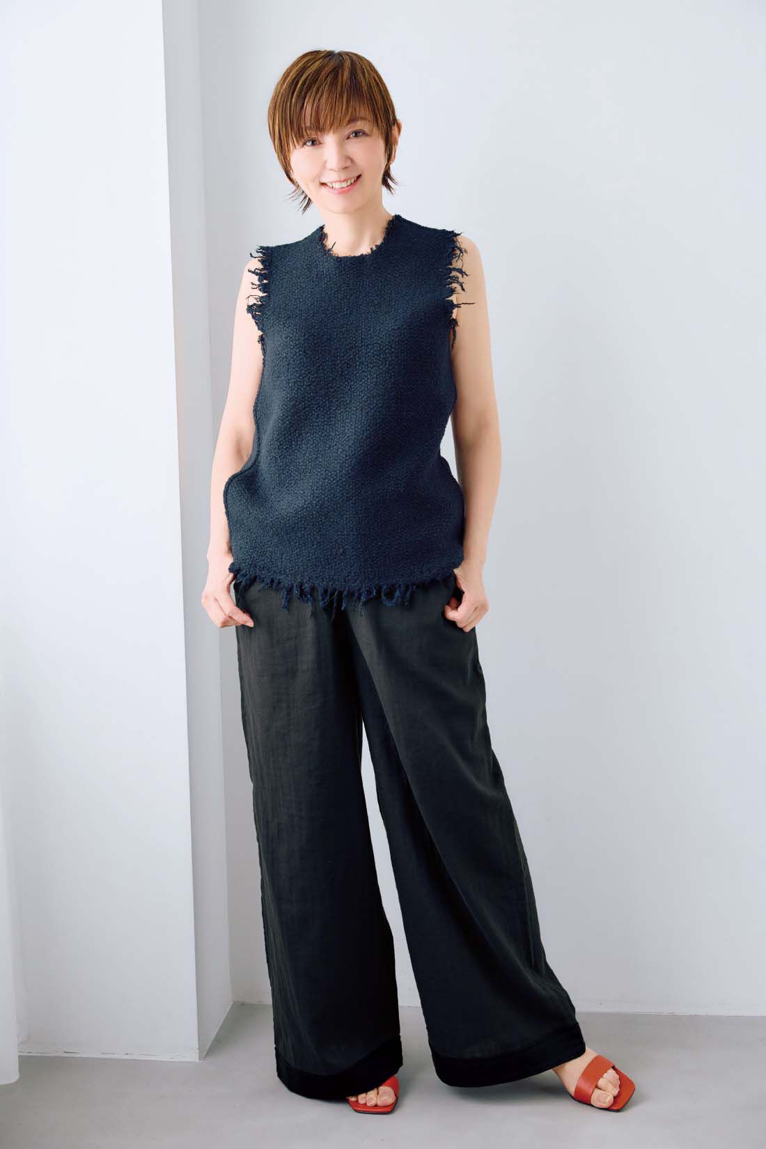 frauglatt［フラウグラット］|【6月分以降お届け】大人の女史会×frauglatt　ほどよい抜け感で自信をまとう 美脚見えダブルガーゼパンツ|〈モダンブラック〉