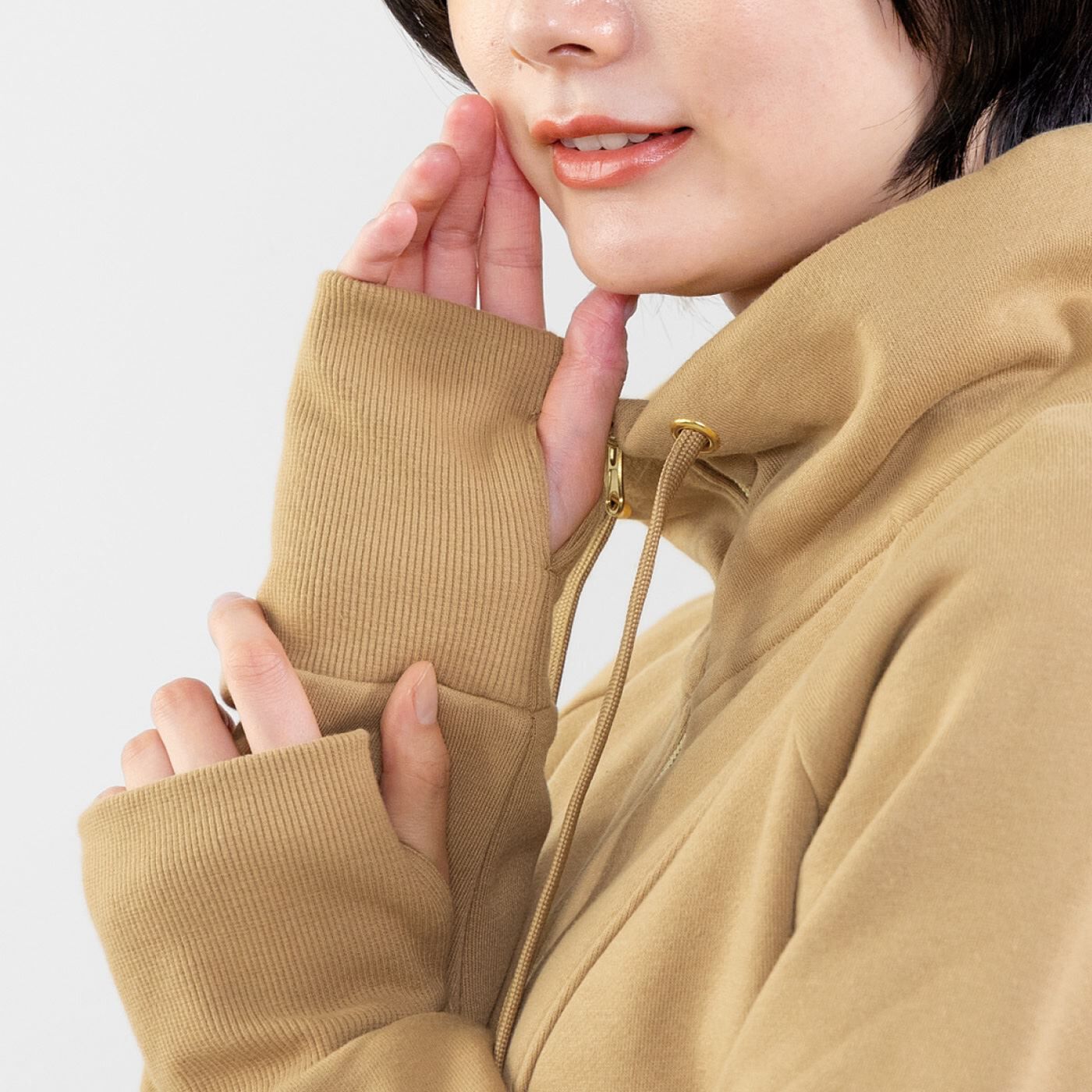 frauglatt|フラウグラット　大人気♪ 立体設計で首まであったか パーカー風裏起毛ダブルジップブルゾンの会|【サムホール】ロングリブで手の甲まであったか。指先が自由だからスマホ操作もらくらく。