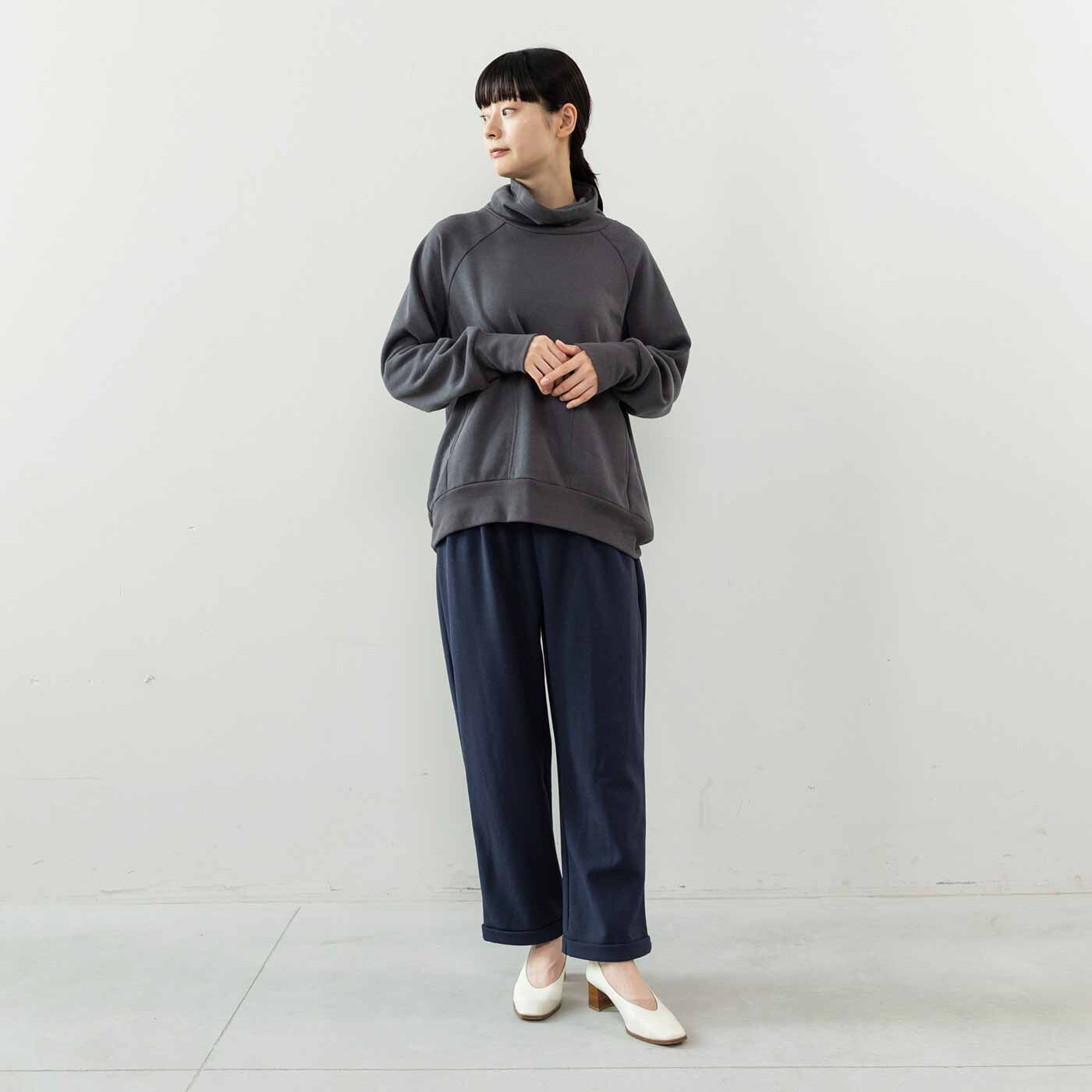 frauglatt［フラウグラット］|フラウグラット　一枚でも重ね着も決まる♪ シックカラーのスタイルアップあったかパンツの会|すそは、足首をすっきり見せるロールアップ風でスタイルよく。