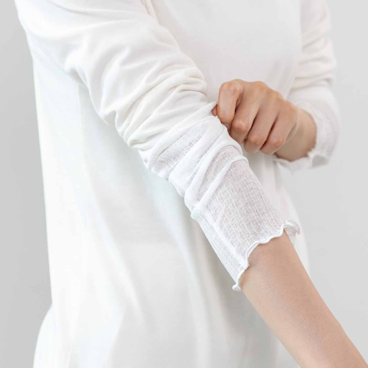frauglatt［フラウグラット］|フラウグラット　重ね着華やぐ♪ くしゅっとやわらか 部分シアートップス〈吸水速乾〉の会|ソフトな肌ざわりで伸びやかなシアー素材の袖はプッシュアップもらくらく。